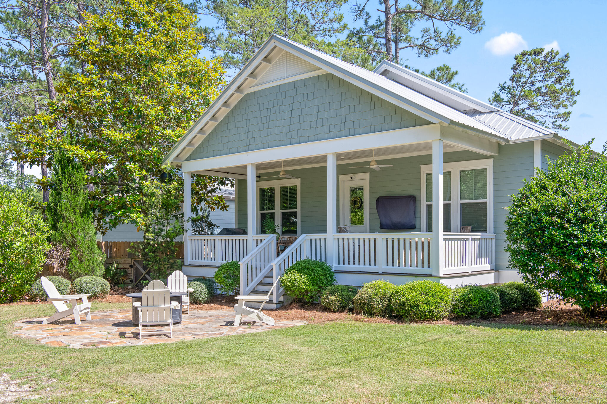 MAGNOLIA BEACH - Residential