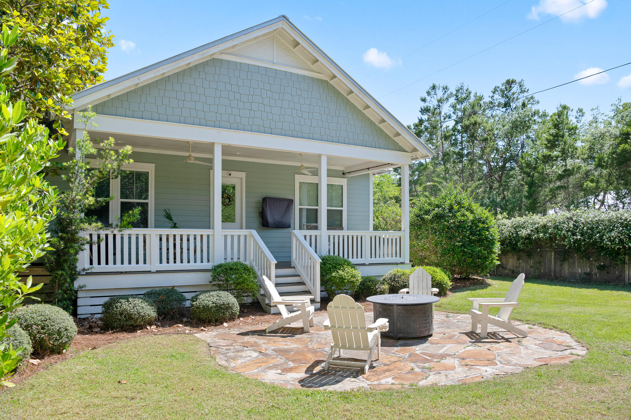 MAGNOLIA BEACH - Residential