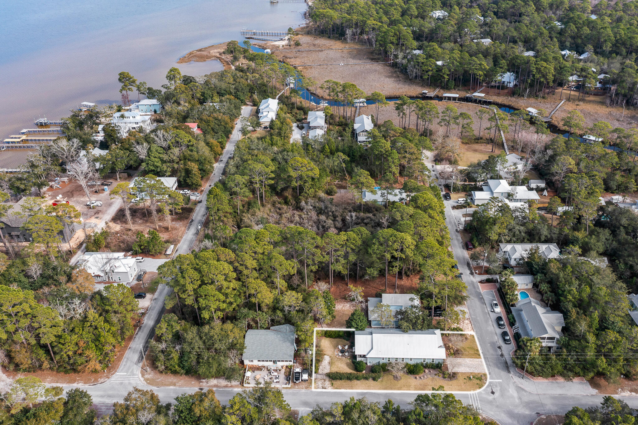 MAGNOLIA BEACH - Residential
