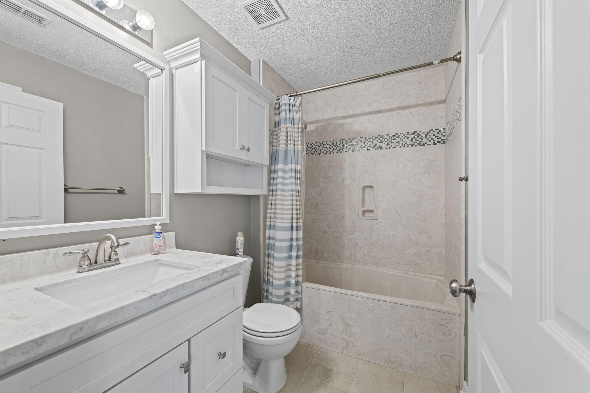 HIDDEN SHORES - Residential