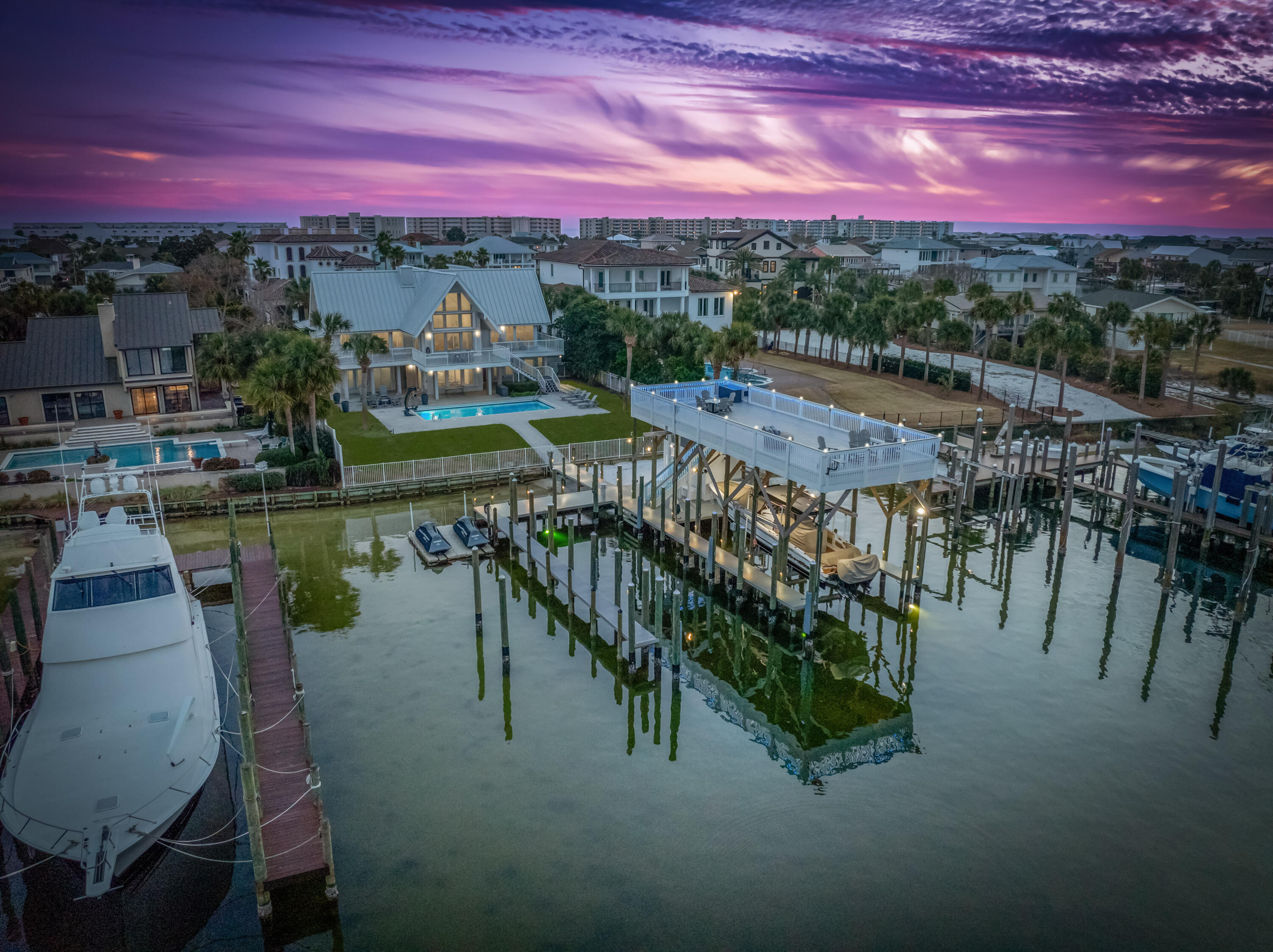 HOLIDAY ISLE - Residential