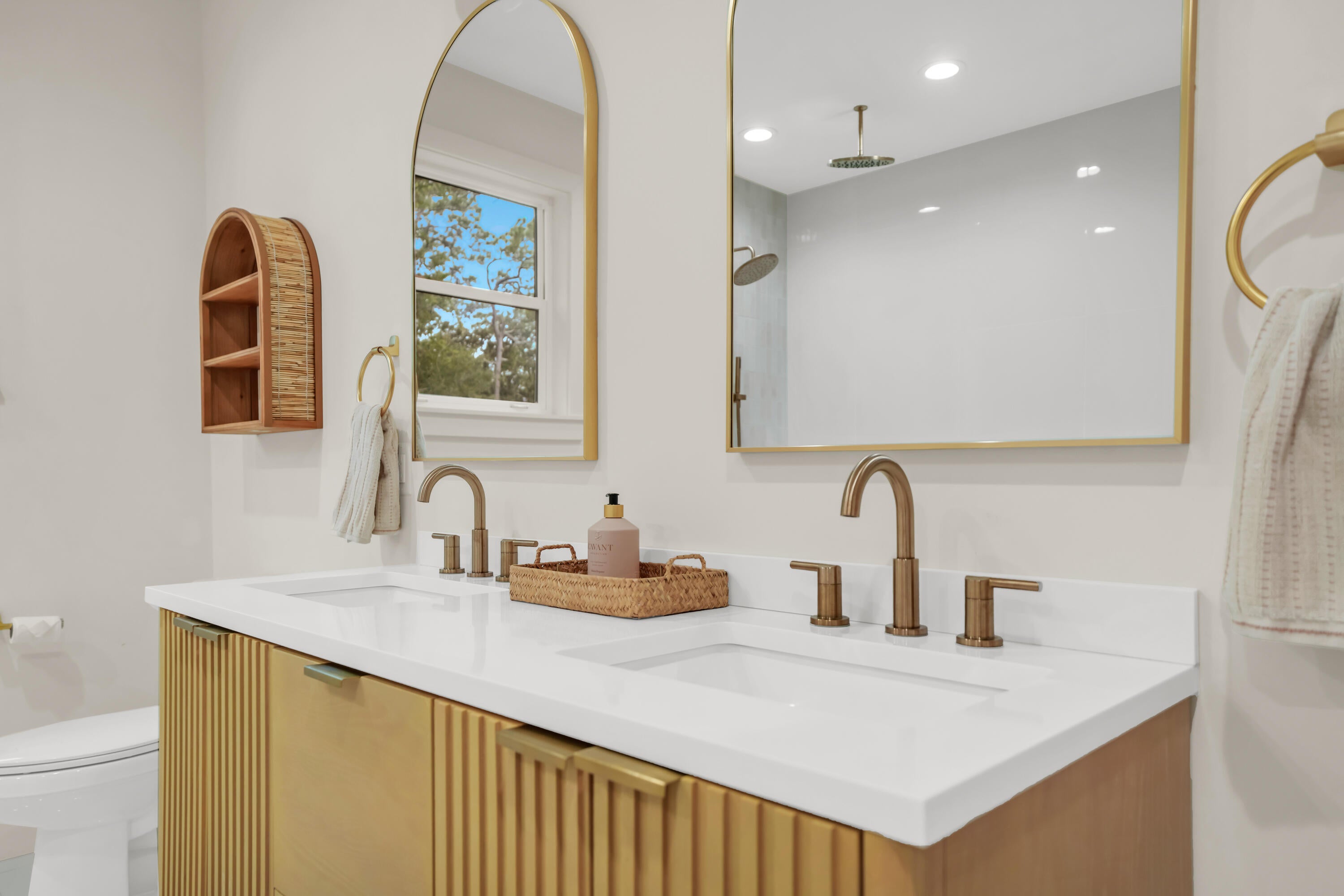 BAY MAGNOLIA - Residential