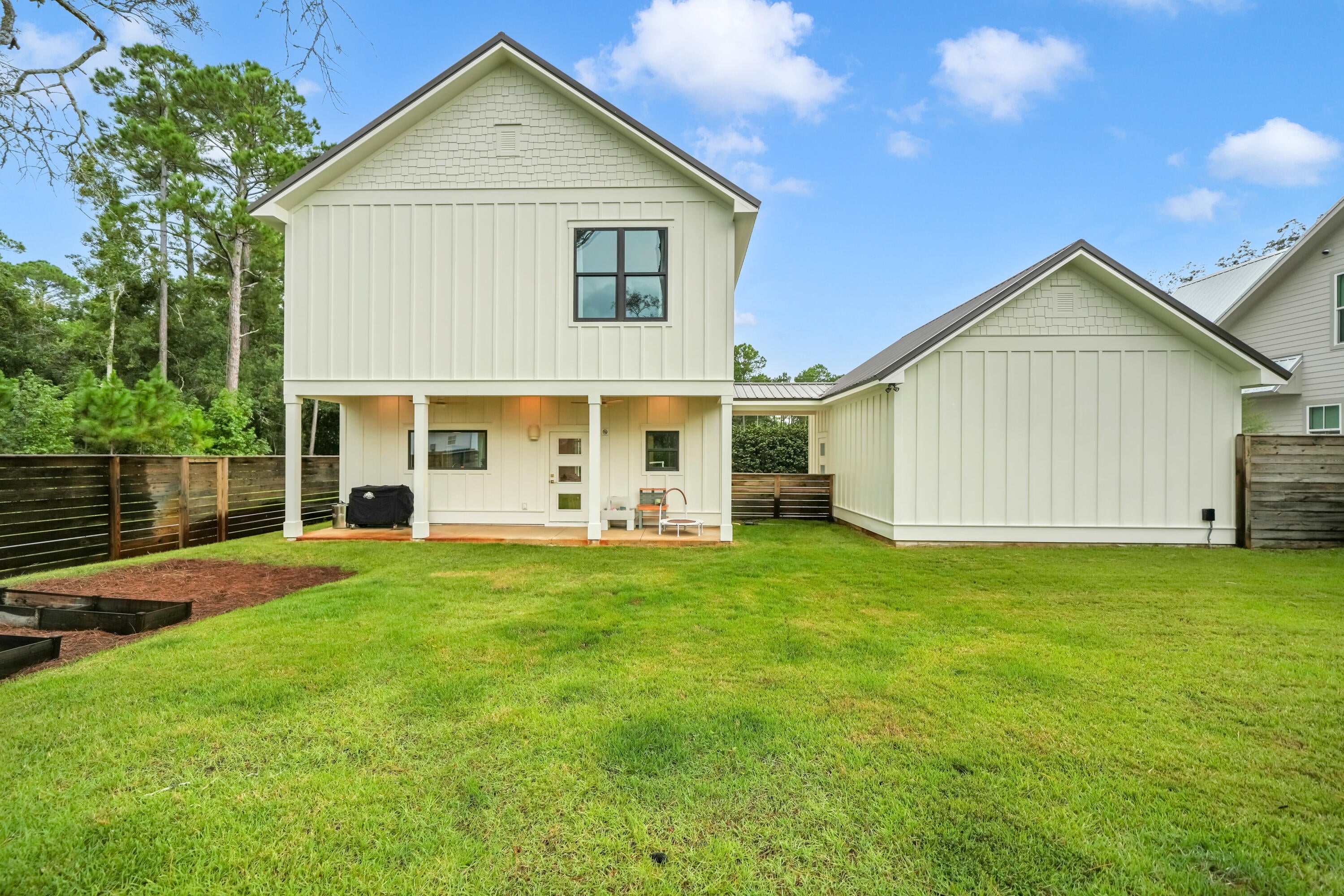 BAY MAGNOLIA - Residential
