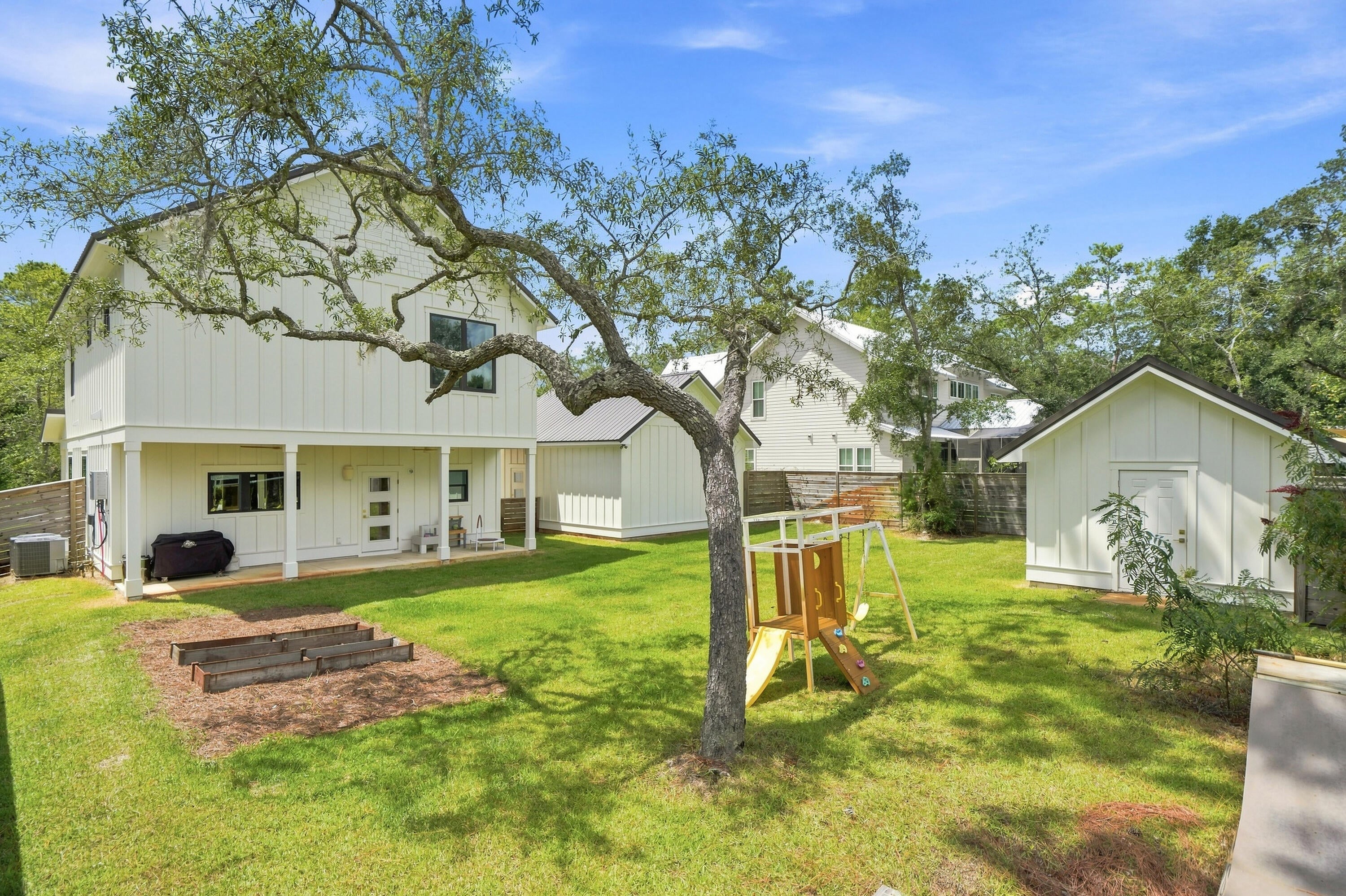 BAY MAGNOLIA - Residential