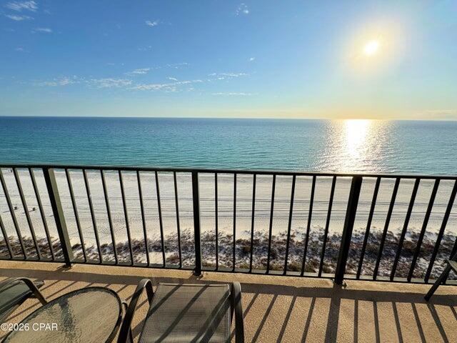 EDGEWATER BEACH - Residential