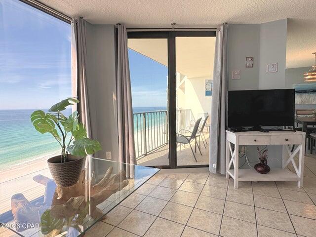 EDGEWATER BEACH - Residential
