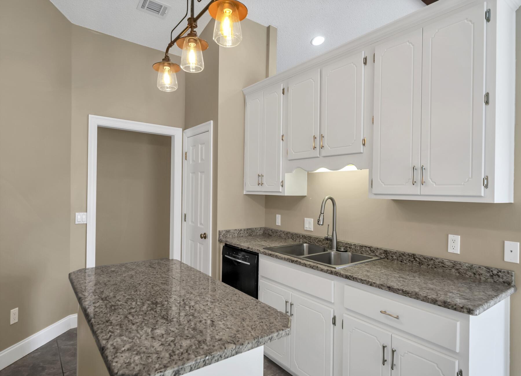 PARKWOOD ESTATES PH 1 BLUEWATER BAY - Residential Lease