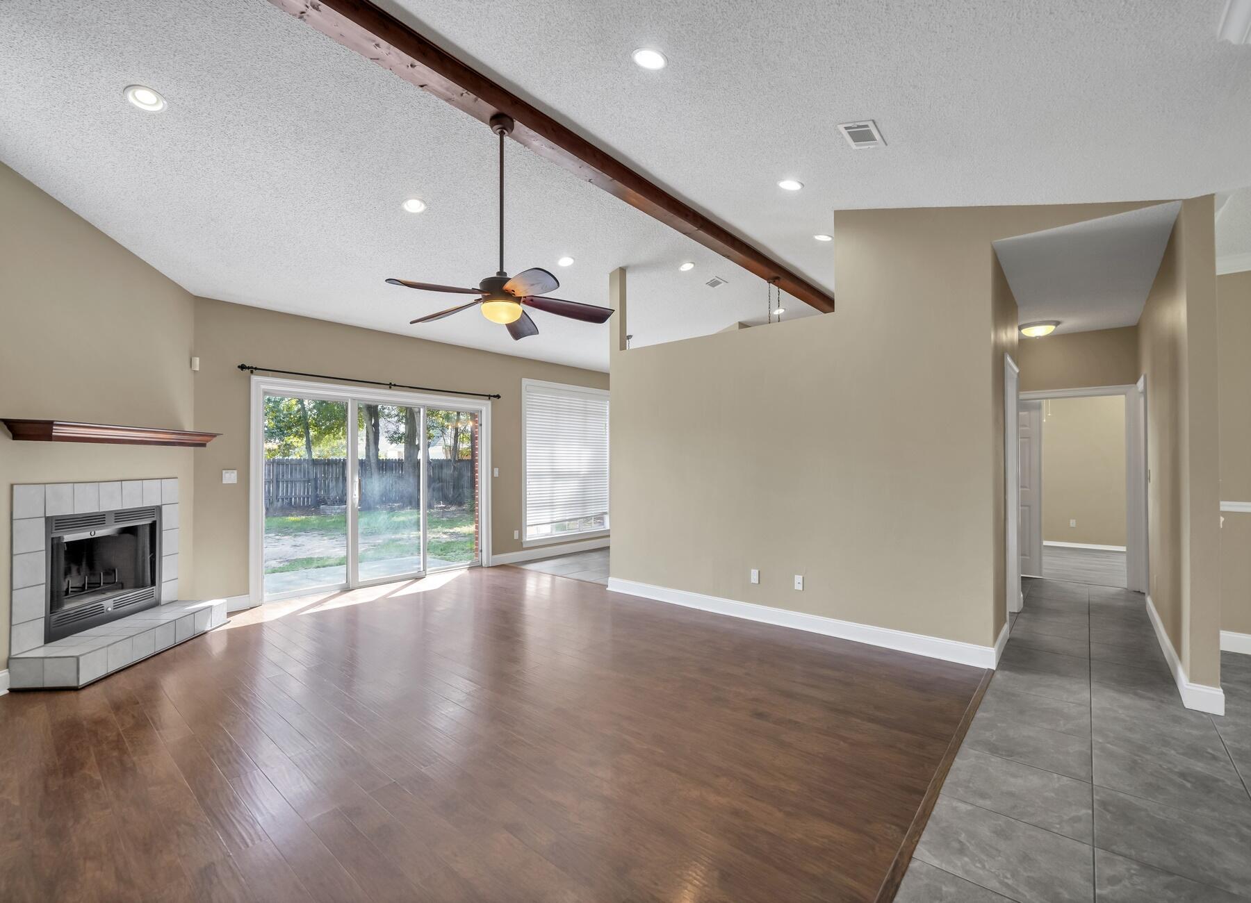 PARKWOOD ESTATES PH 1 BLUEWATER BAY - Residential Lease