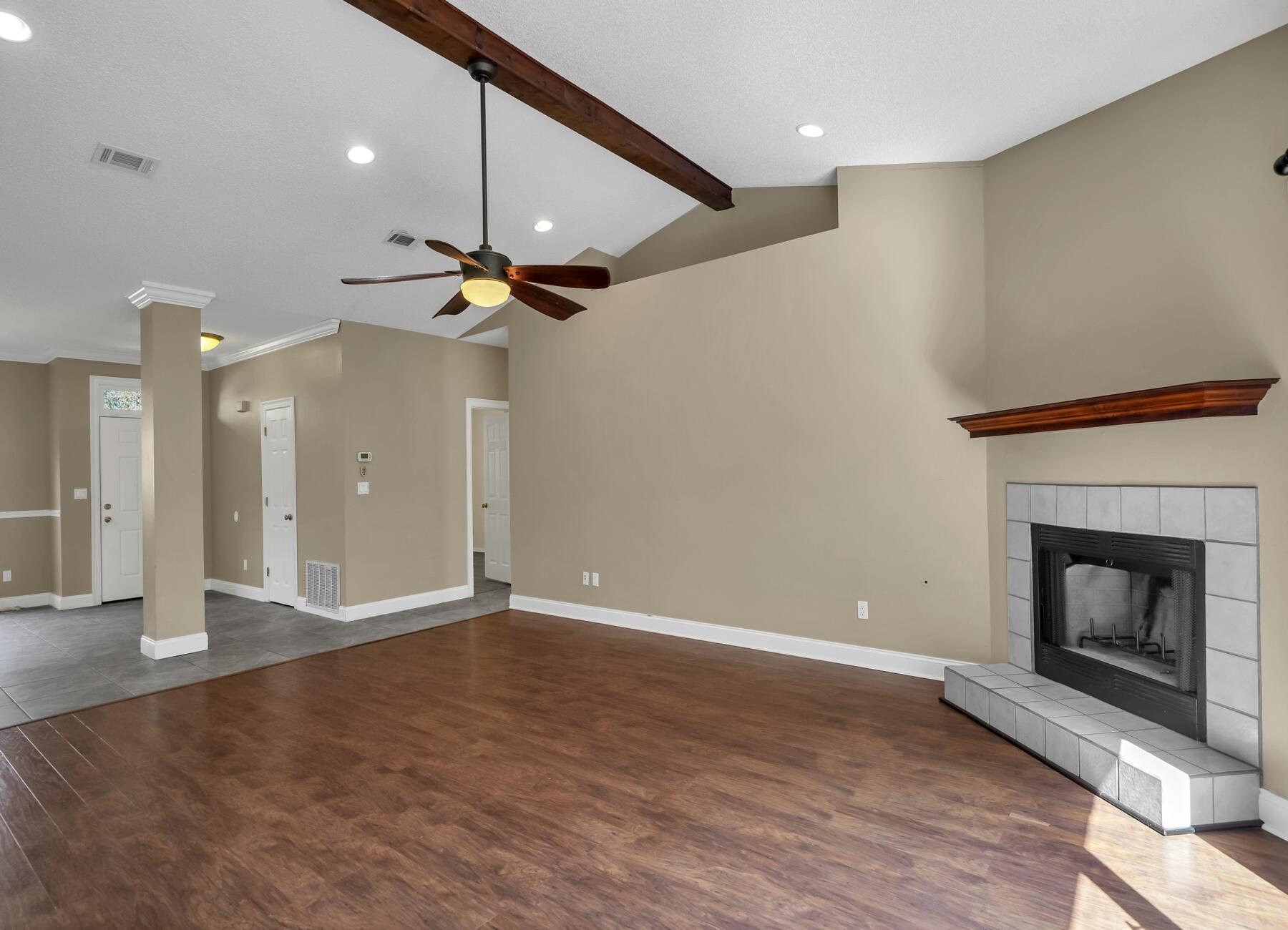 PARKWOOD ESTATES PH 1 BLUEWATER BAY - Residential Lease