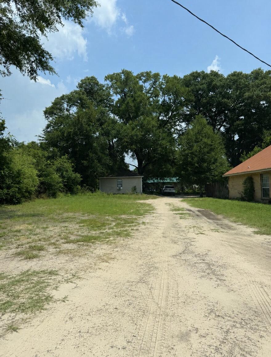 Nice level lot on the south side of town~ Cleared and level~ Bring you house plans or your manufactured home~