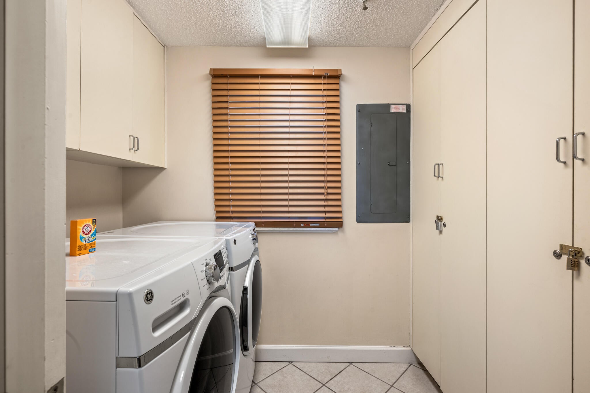 NAVARRE TOWERS CONDO - Residential