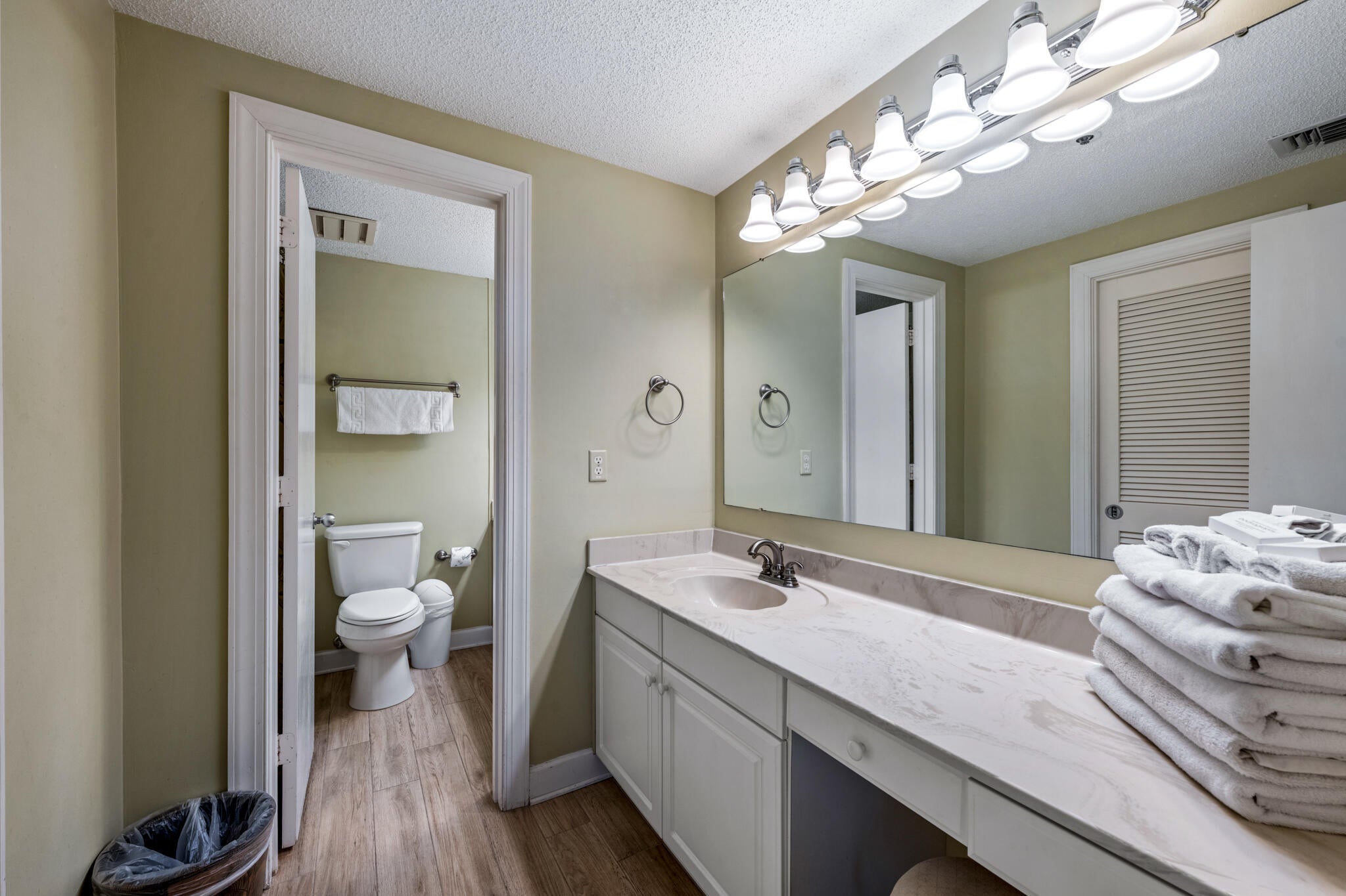 NAVARRE TOWERS CONDO - Residential