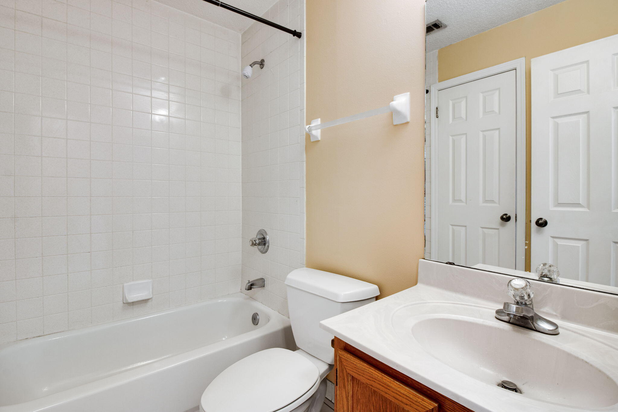 POINT OF VIEW Condo - Residential Lease