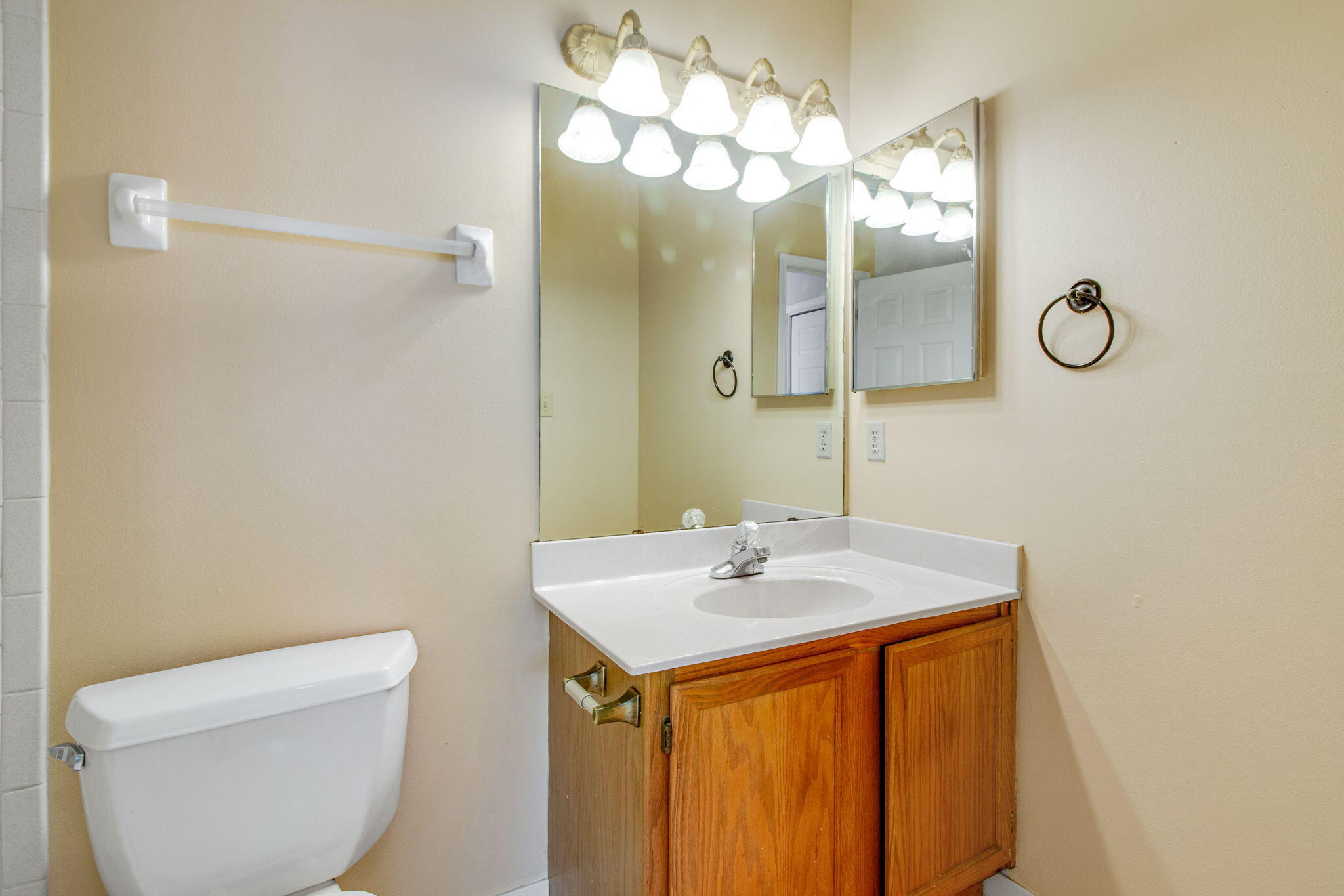 POINT OF VIEW Condo - Residential Lease