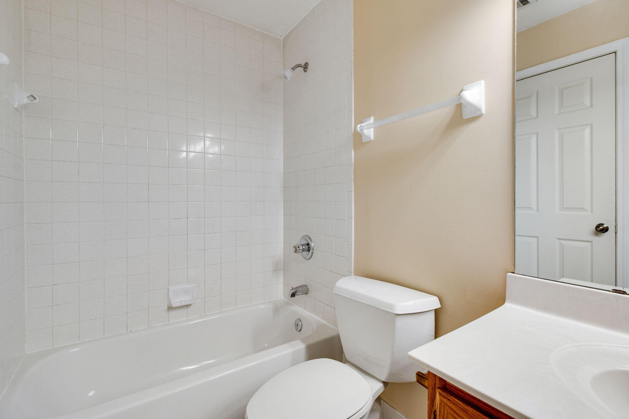 POINT OF VIEW Condo - Residential Lease