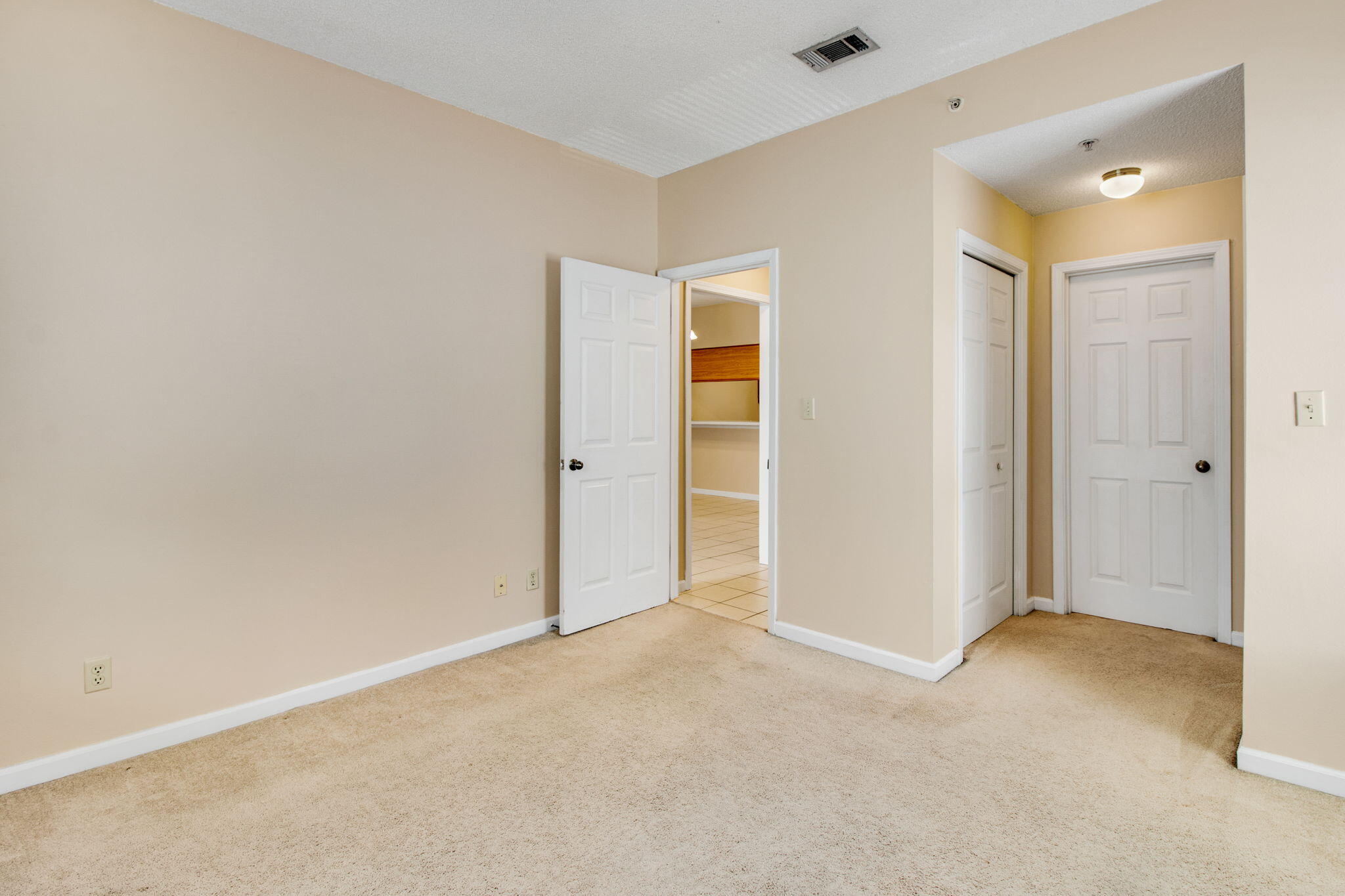 POINT OF VIEW Condo - Residential Lease