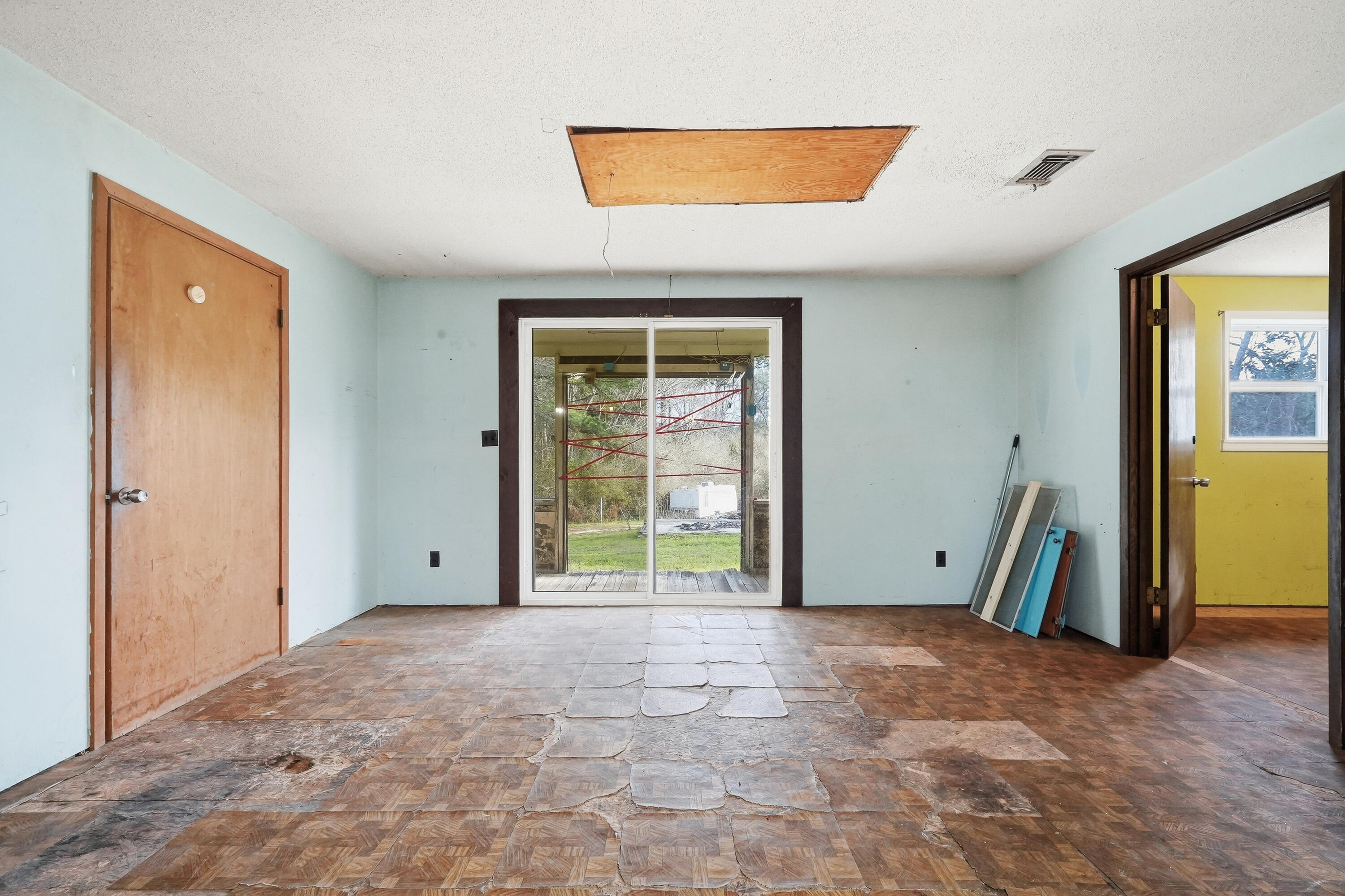 NO RECORDED SUBDIVISION - Residential