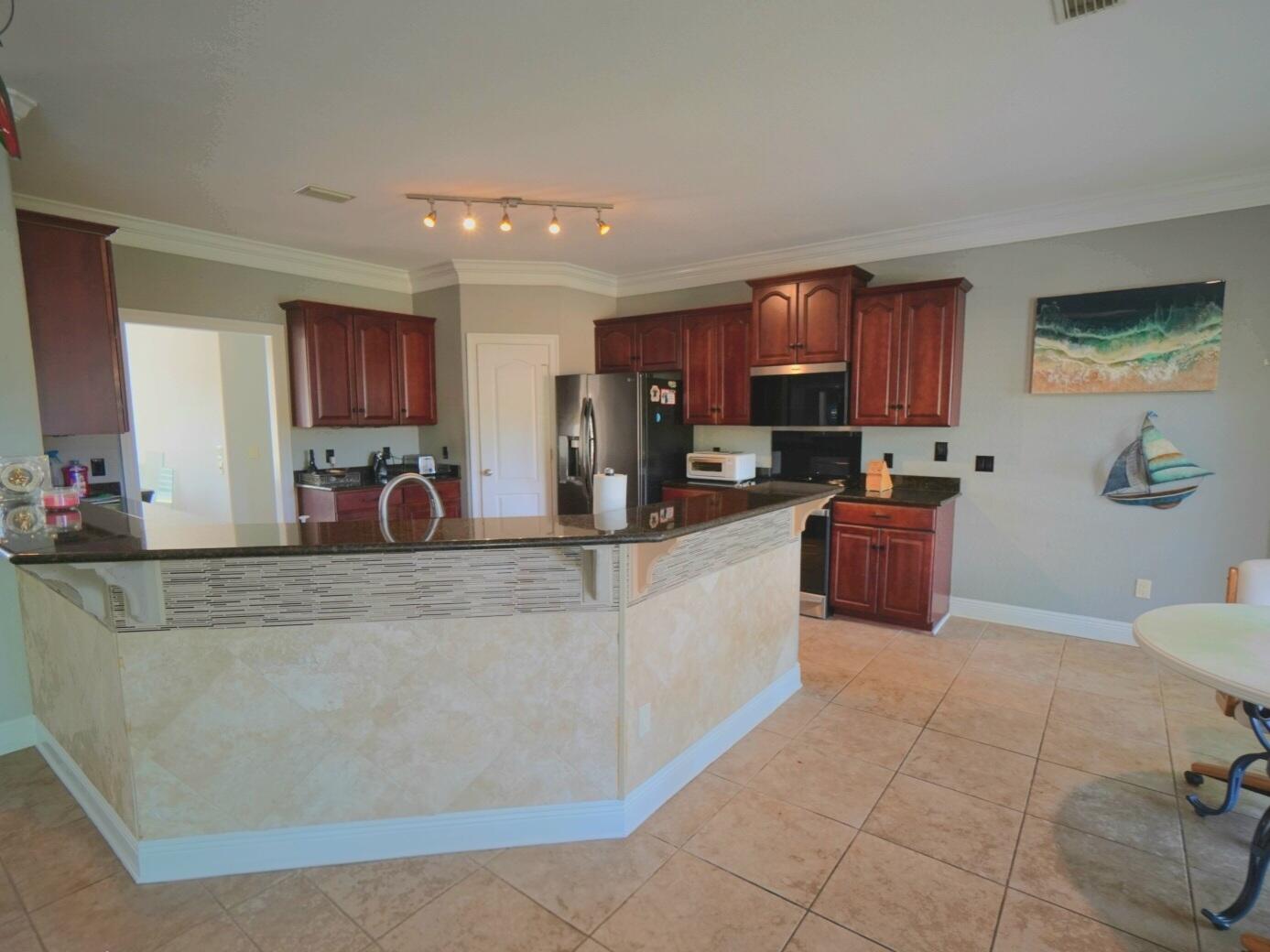 HOLLEY BY THE SEA - Residential