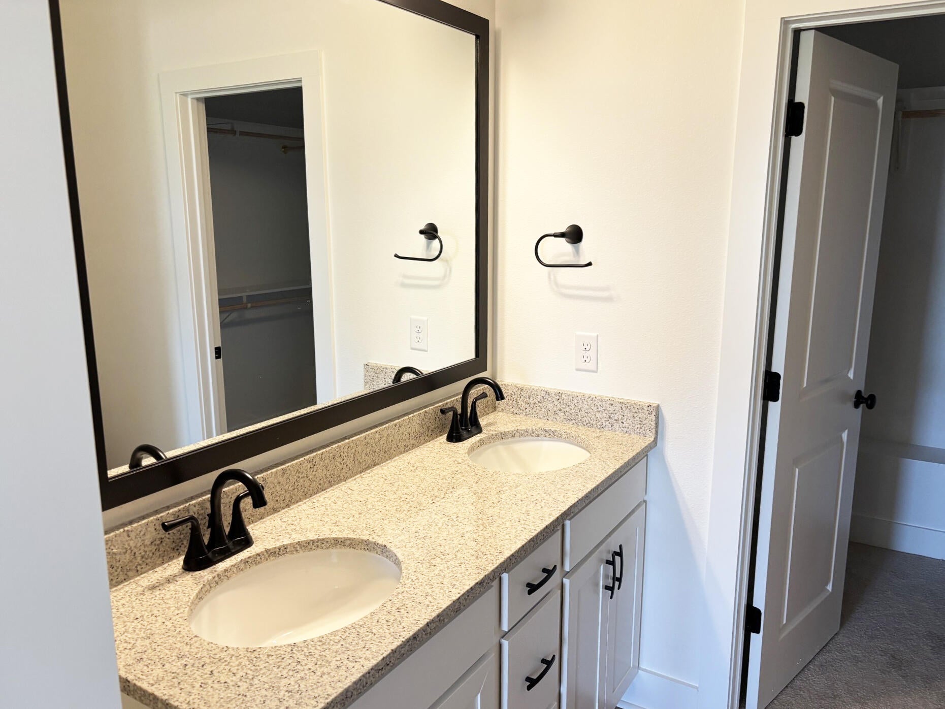 HOUSTON PLACE - Residential