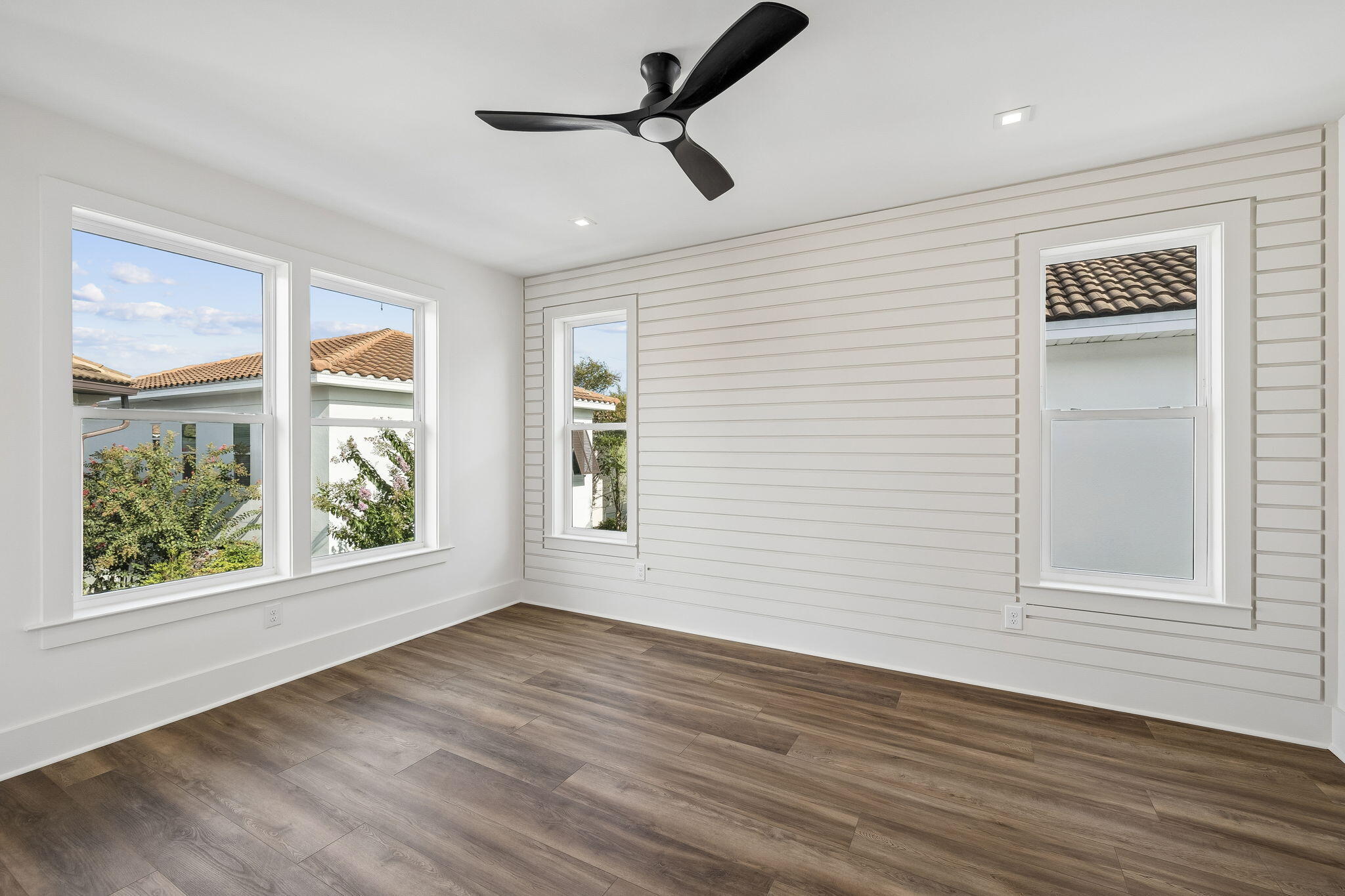 CALUSA BAY S/D LOT 9 BLK B - Residential