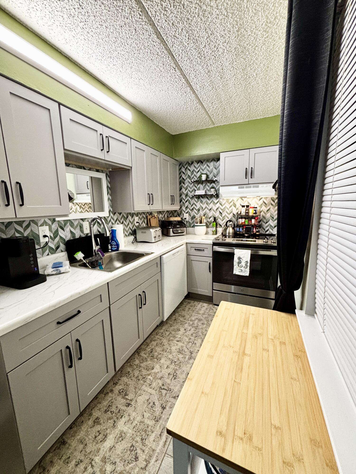 CEDARS CONDO - Residential