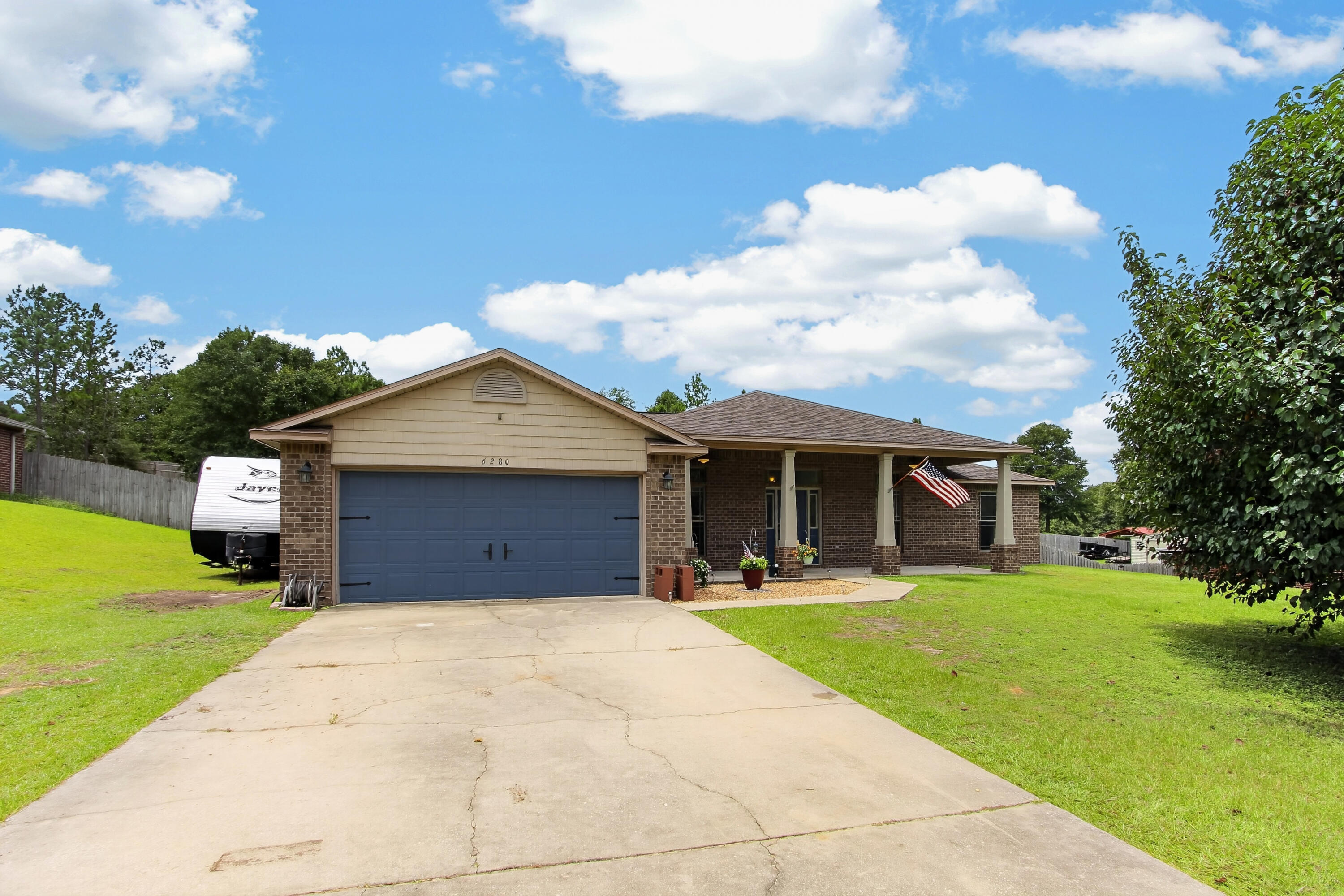 SILVER SPRINGS EST - Residential