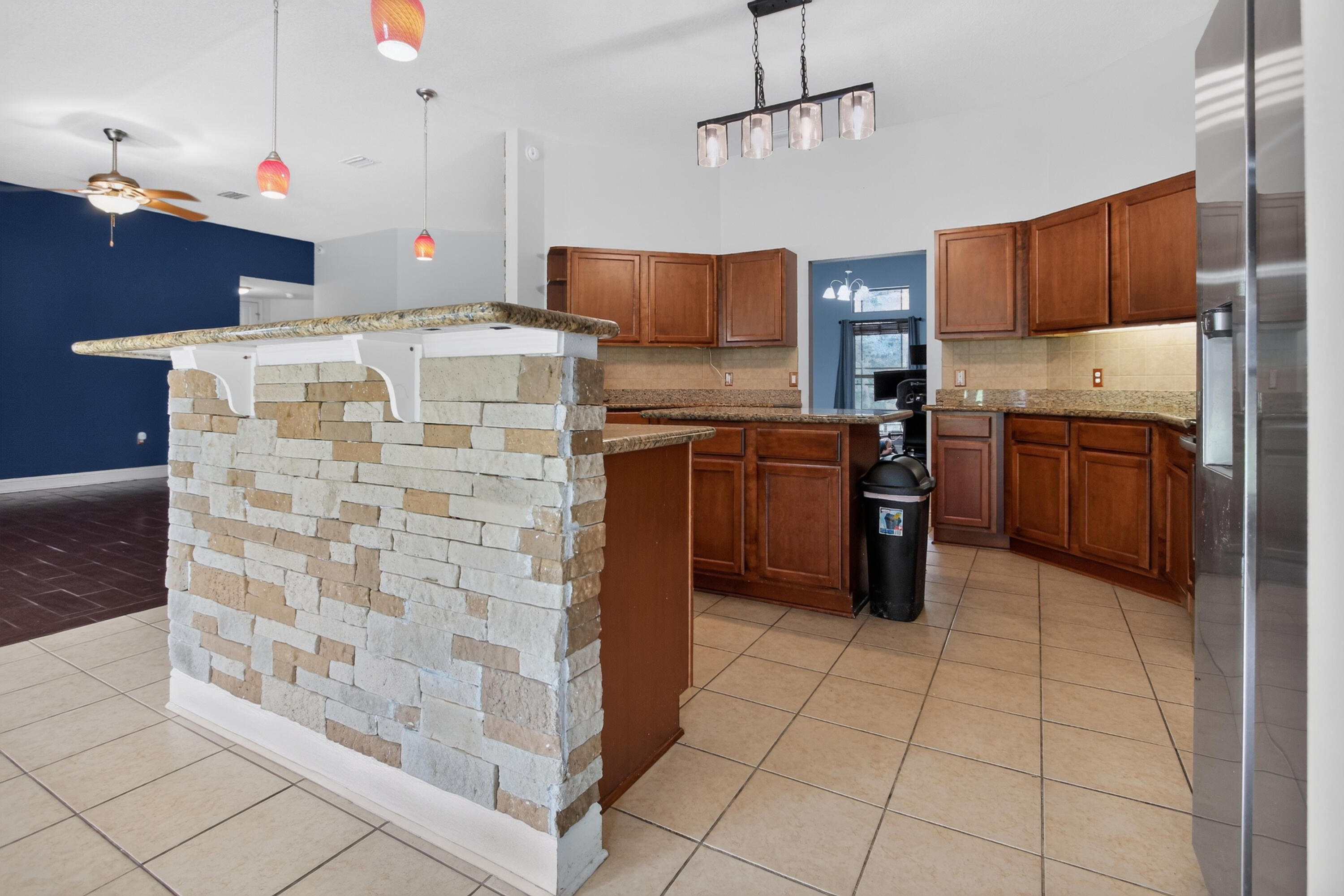 SILVER SPRINGS EST - Residential