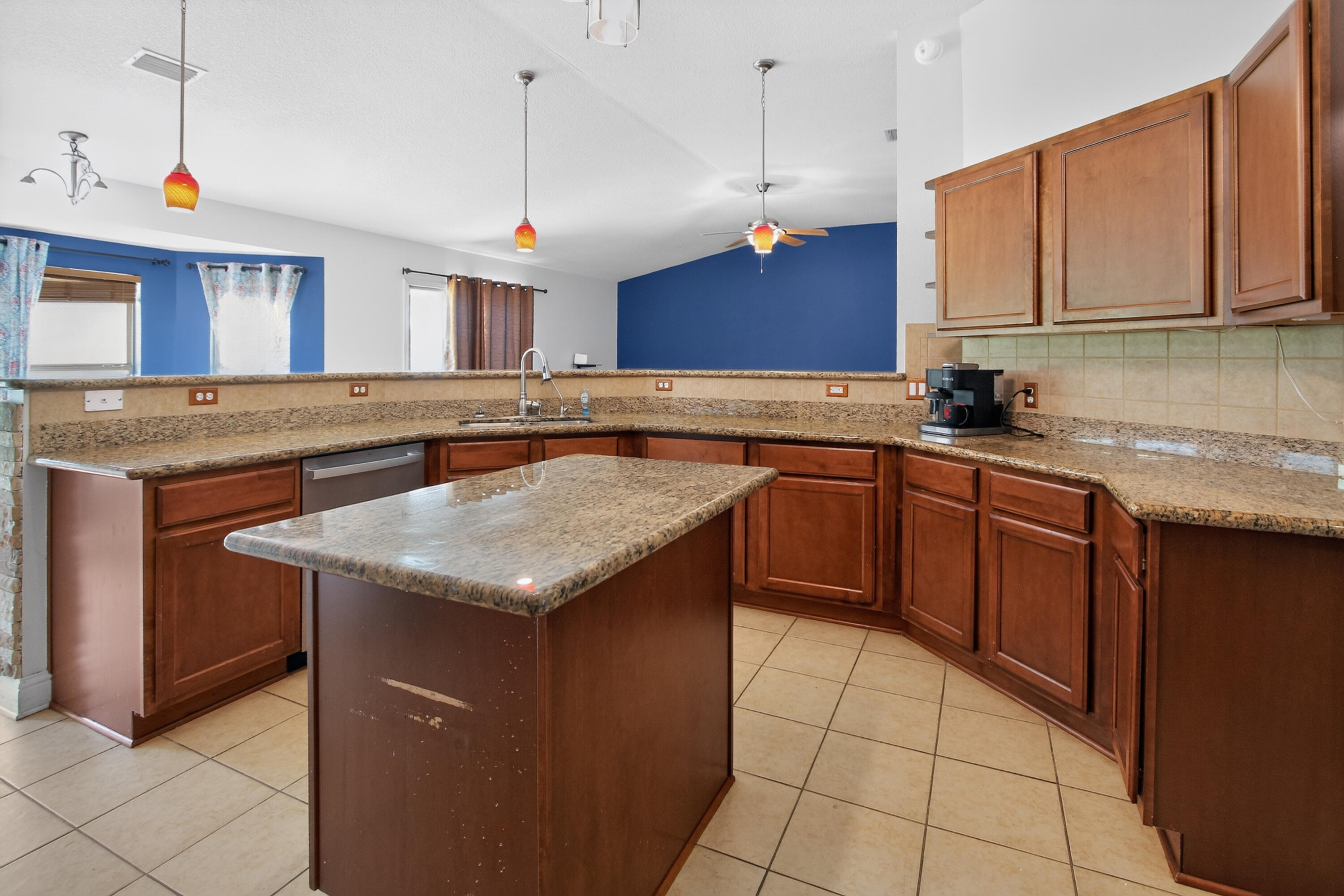 SILVER SPRINGS EST - Residential
