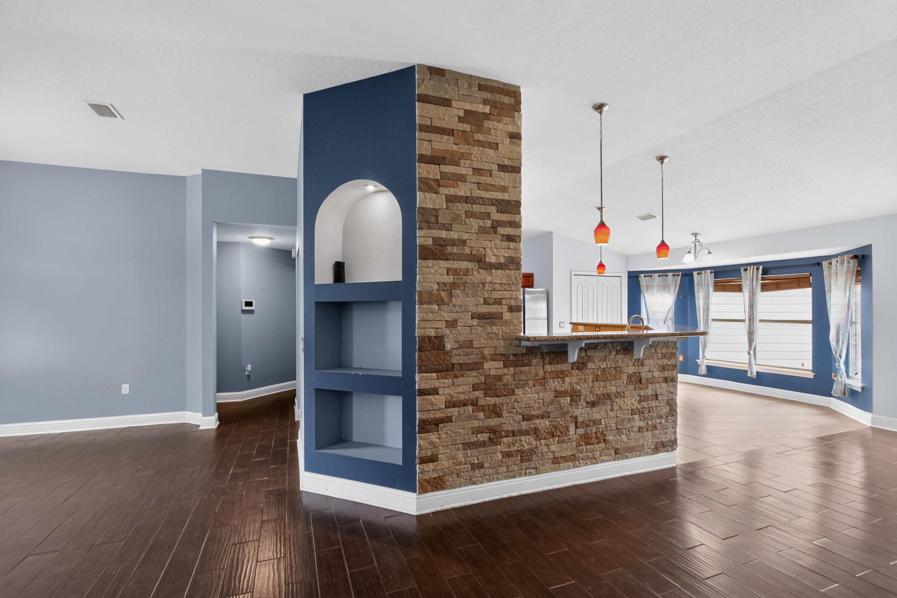 SILVER SPRINGS EST - Residential