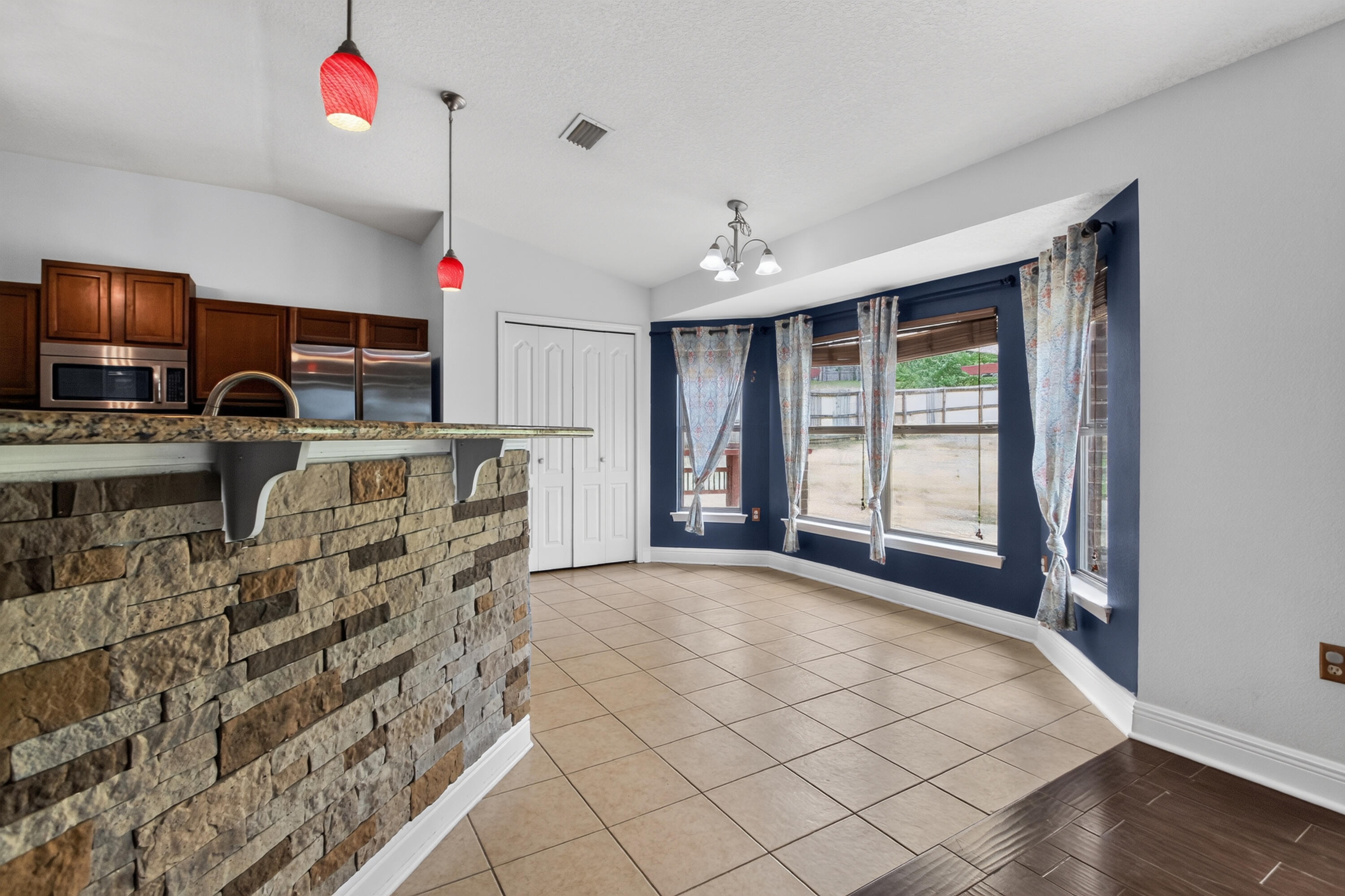 SILVER SPRINGS EST - Residential