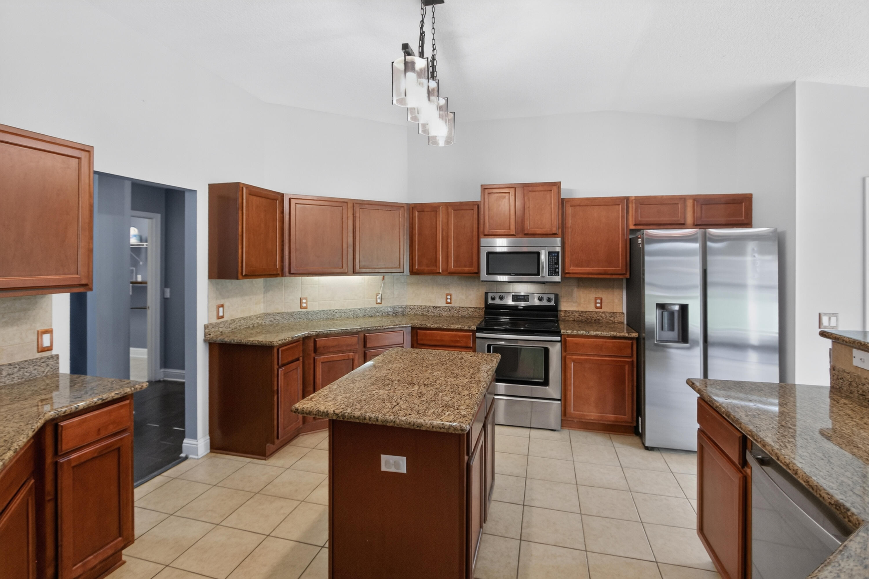 SILVER SPRINGS EST - Residential