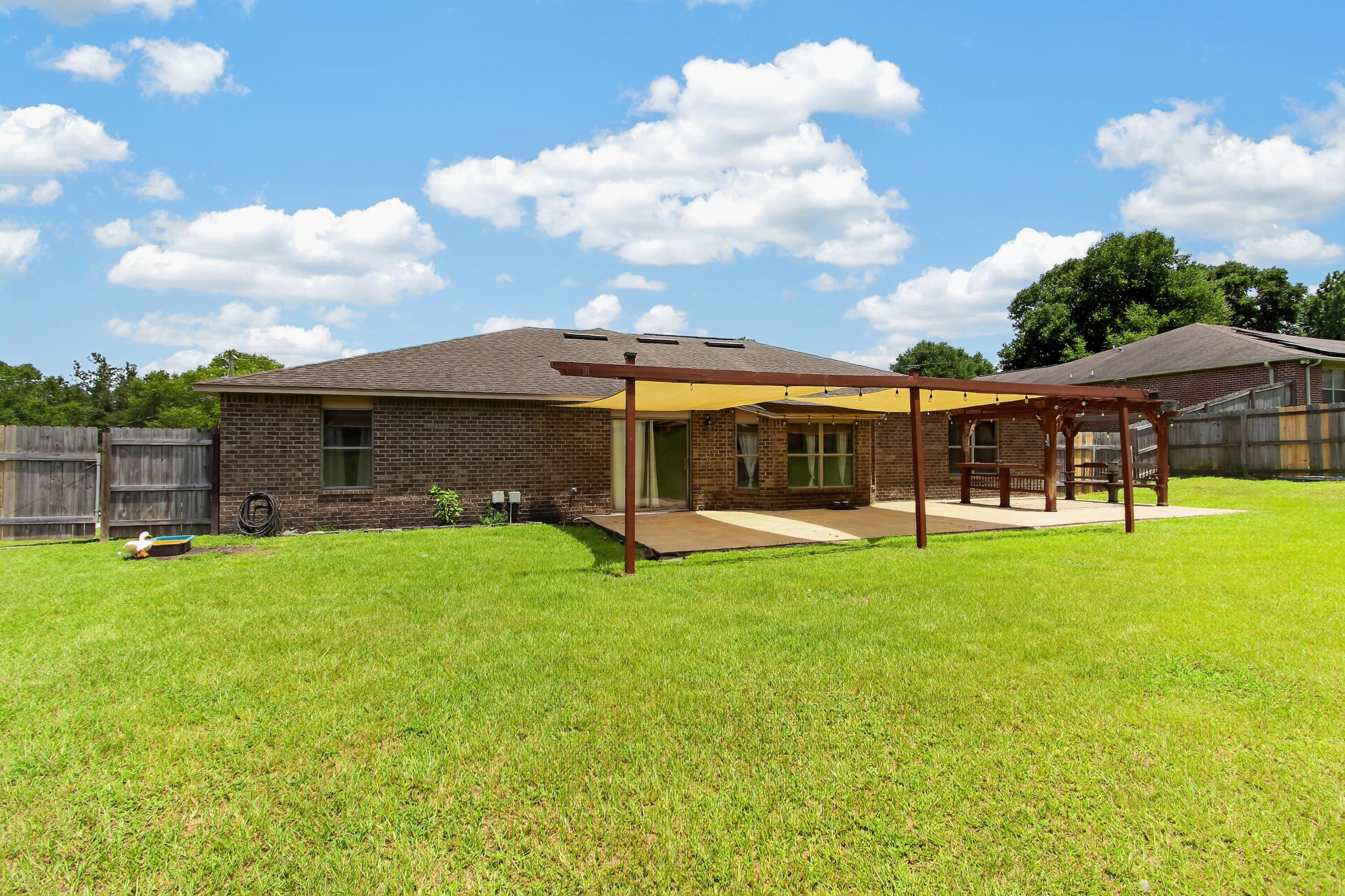 SILVER SPRINGS EST - Residential