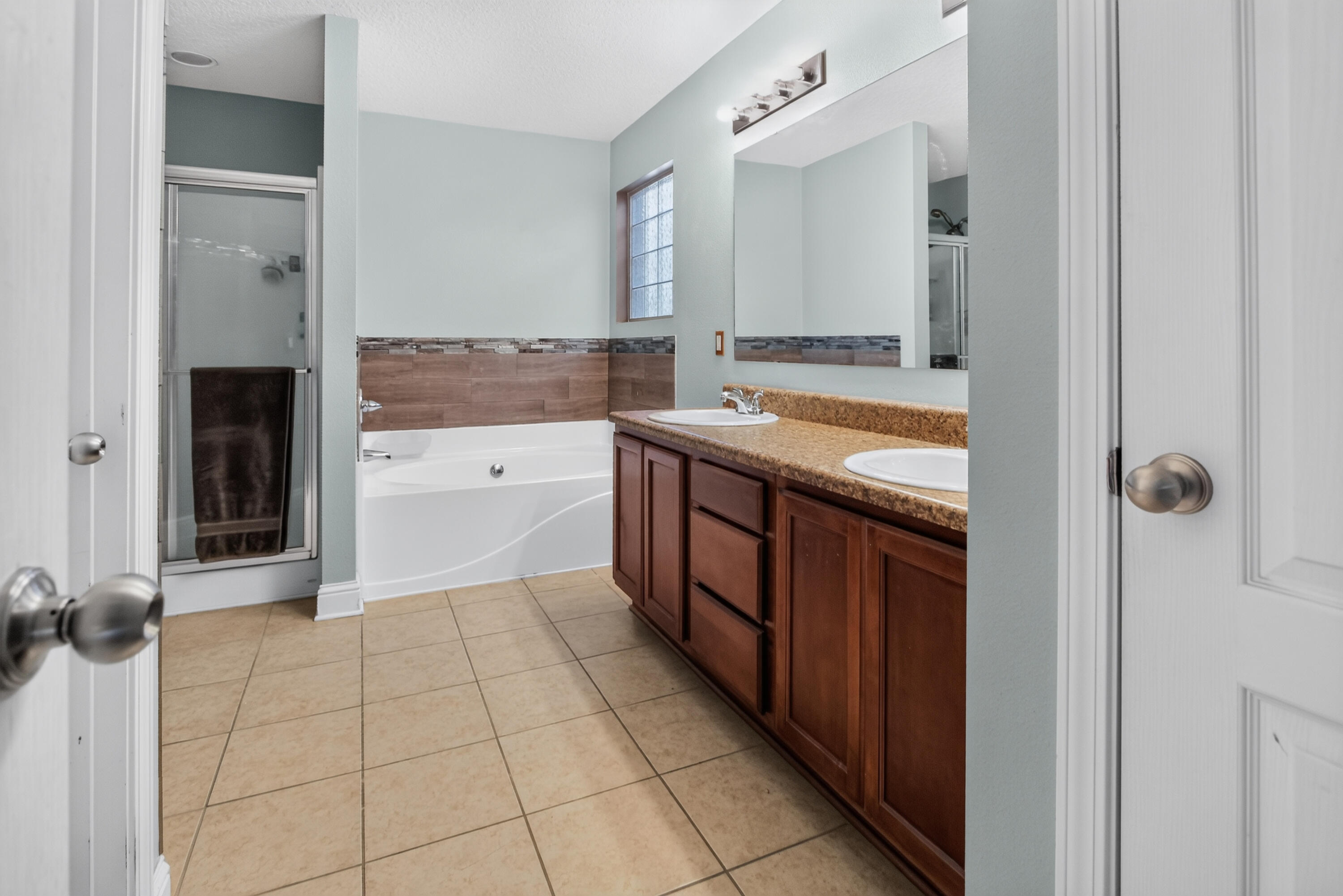 SILVER SPRINGS EST - Residential