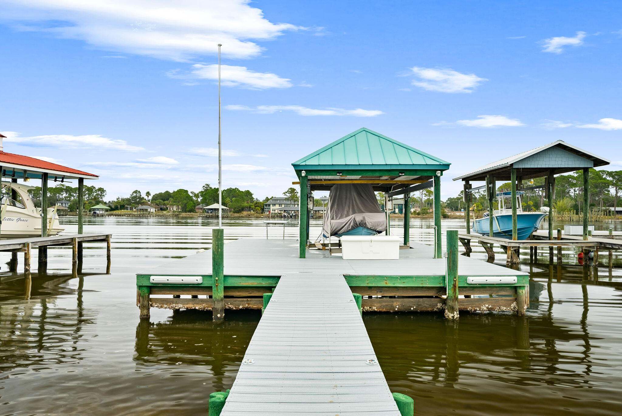 HOLIDAY BEACH UNIT 11 - Residential