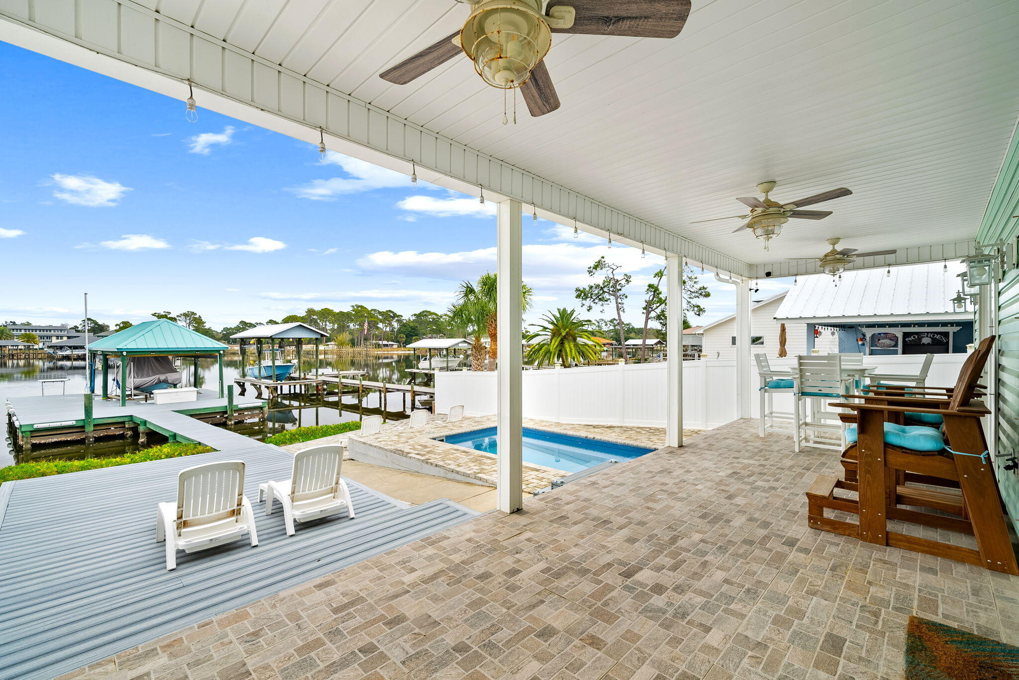 HOLIDAY BEACH UNIT 11 - Residential
