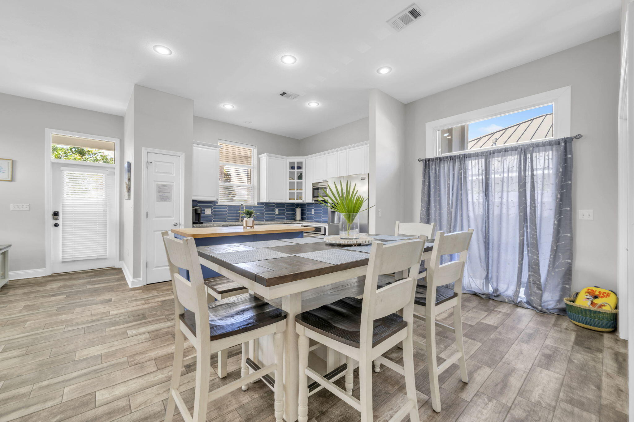 MARAVILLA COTTAGES - Residential
