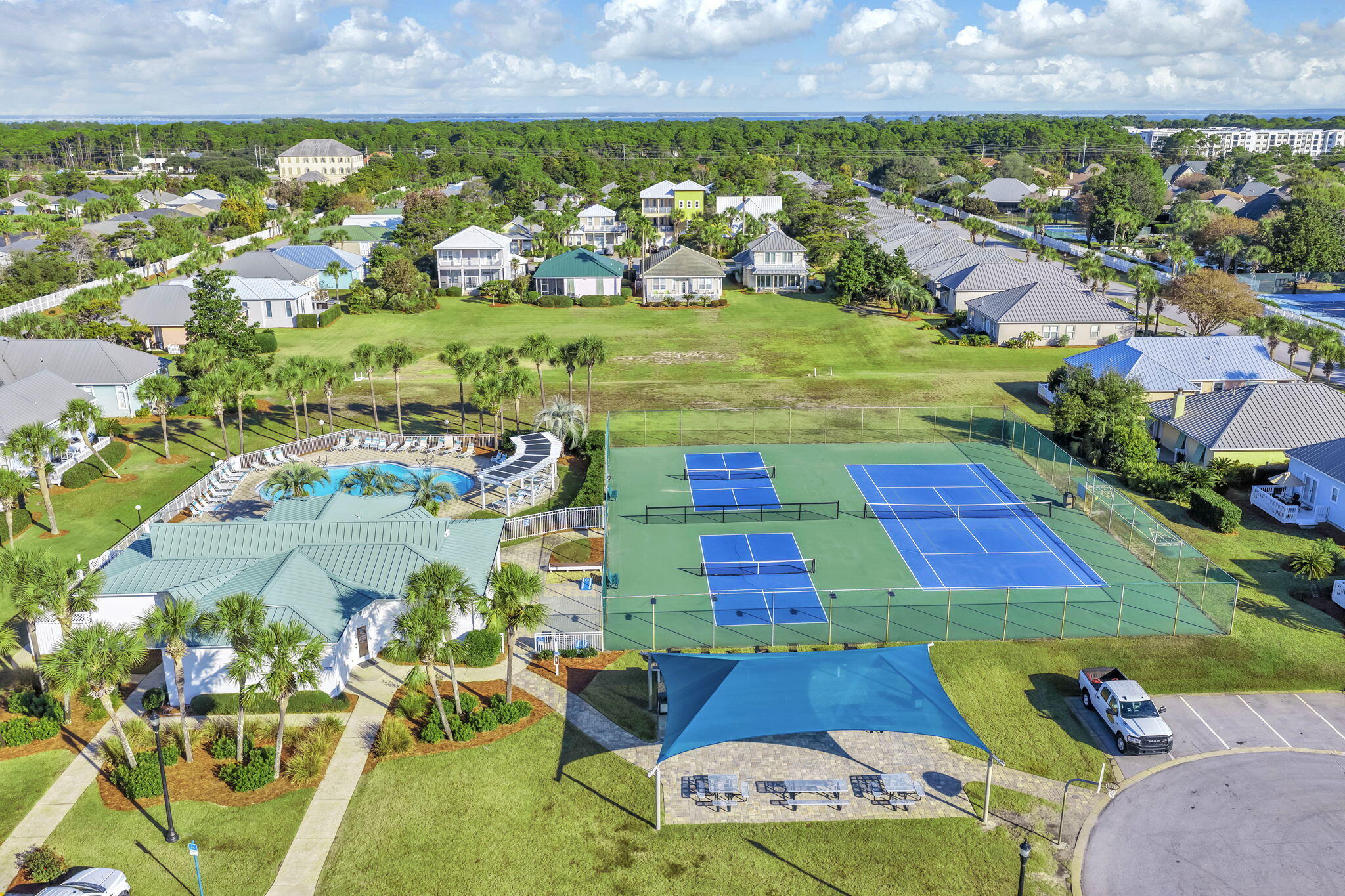 MARAVILLA COTTAGES - Residential