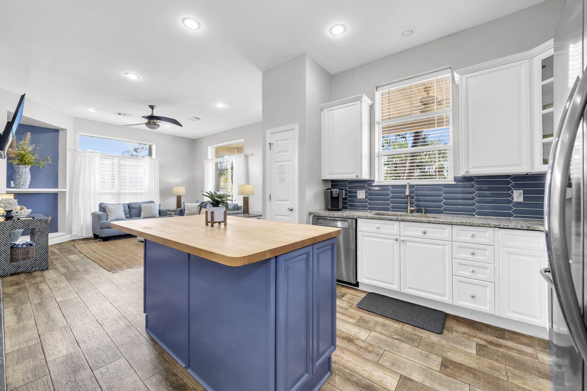 MARAVILLA COTTAGES - Residential
