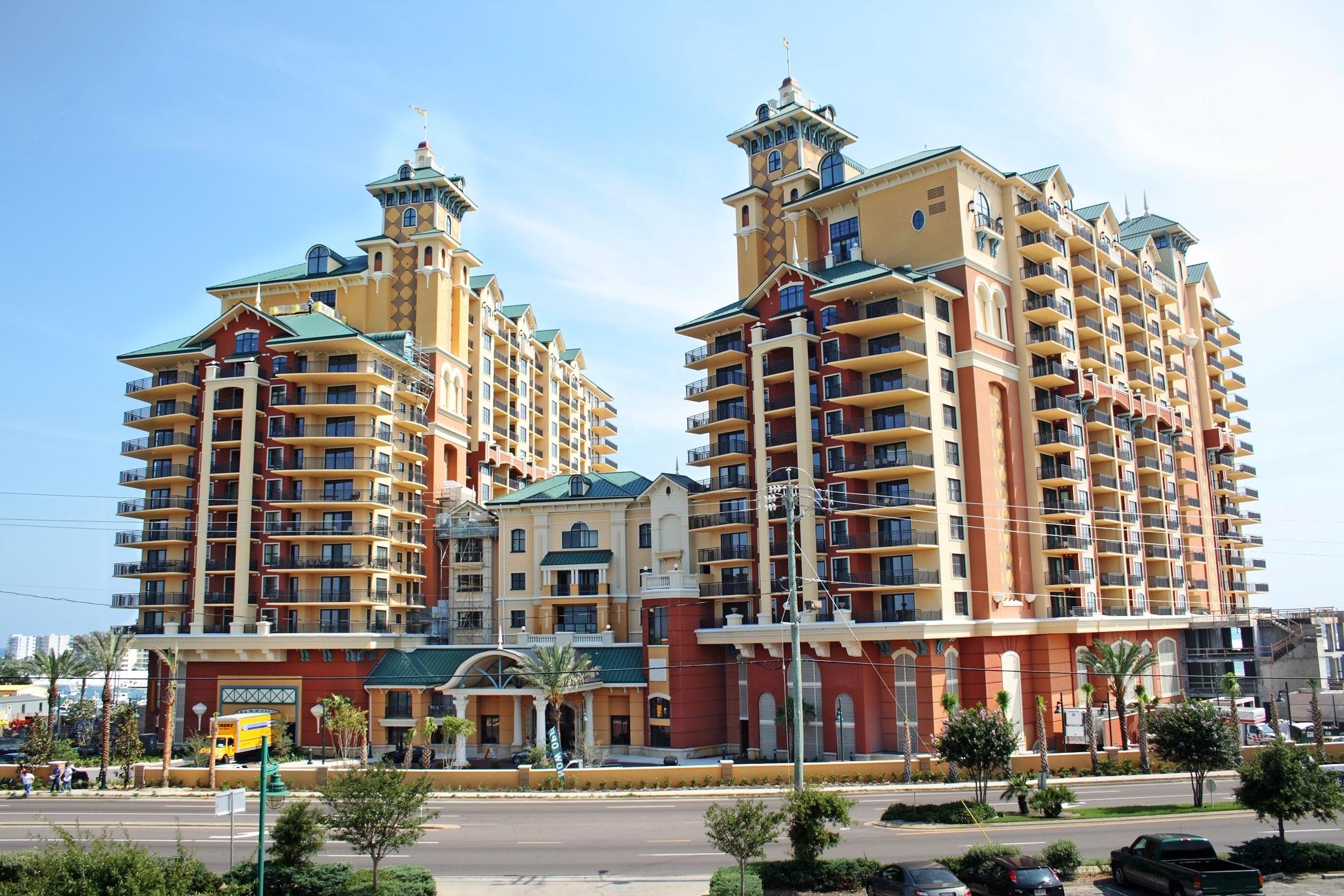EMERALD GRANDE - Residential