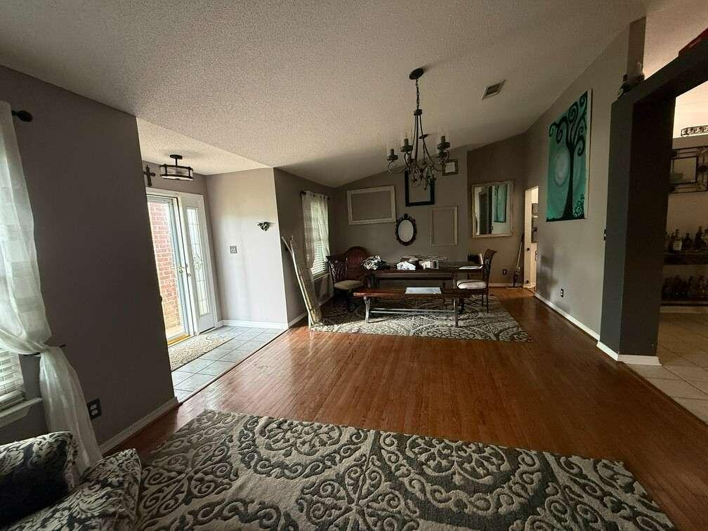 ASHWOOD - Residential
