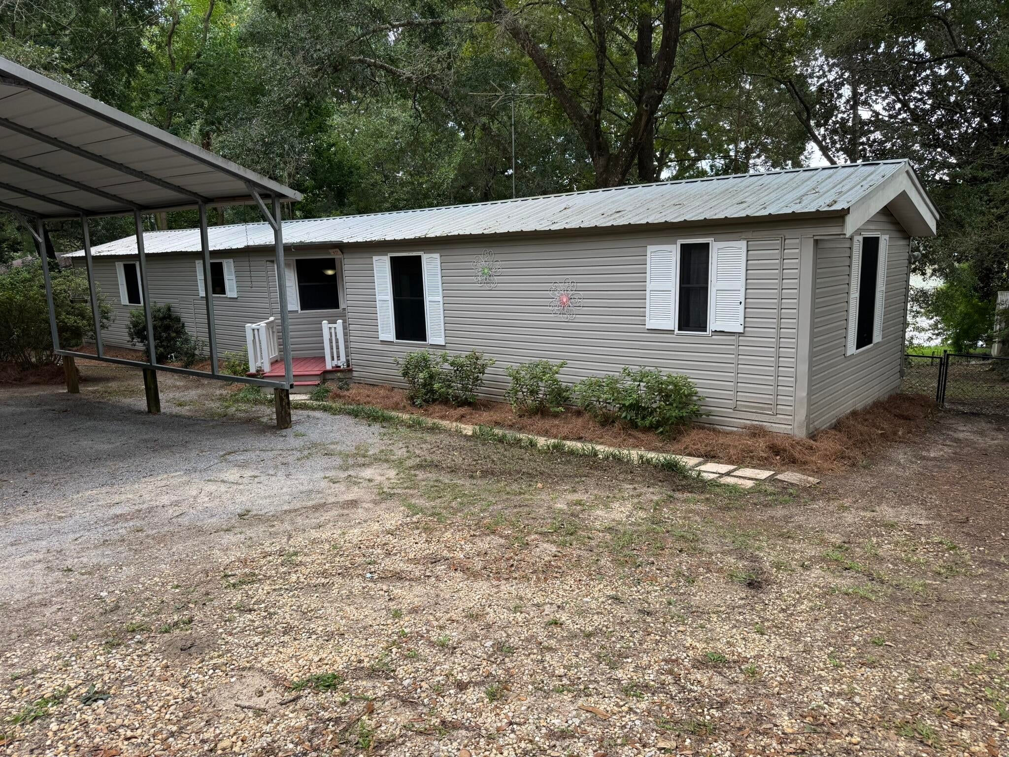LAKE JUNIPER UNREC - Residential Lease