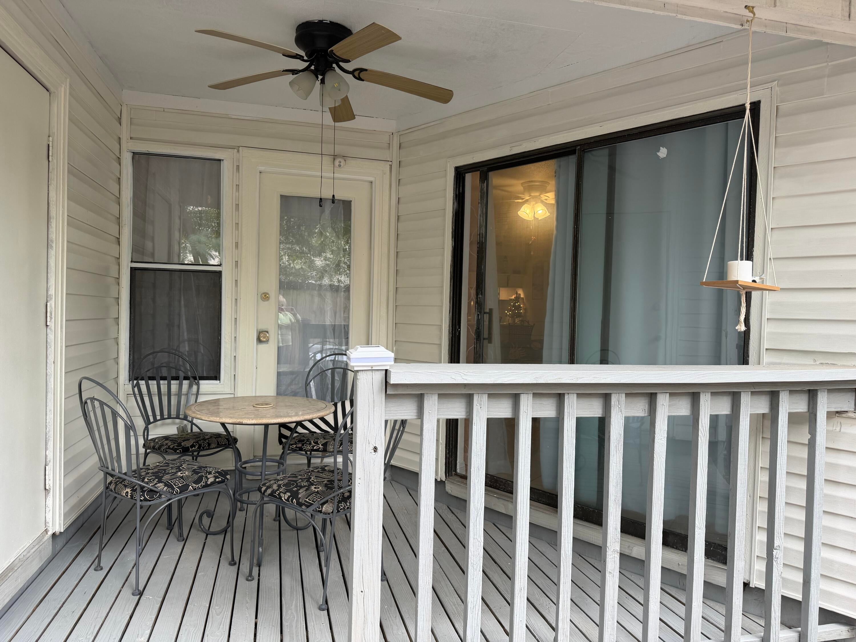 1,256.00 Sq',2 bedrooms, 2 bathrooms, open floor plan, fenced back yard with porch, excellent location - 2 minutes walking to the bay water access. If you enjoy paddle boarding kayaking or canoeing, this home is for you! You can just grab your board and paddle of your front yard! Restaurants and Publix walking distance. It is beautifully renovated and furnished.