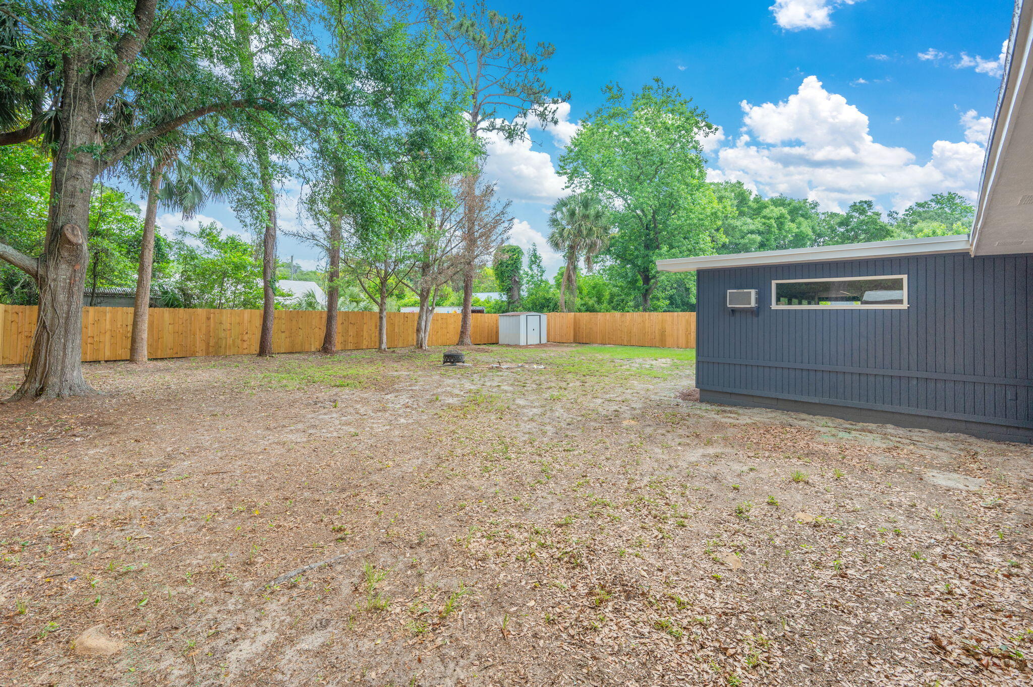COLONIAL ESTATES - Residential