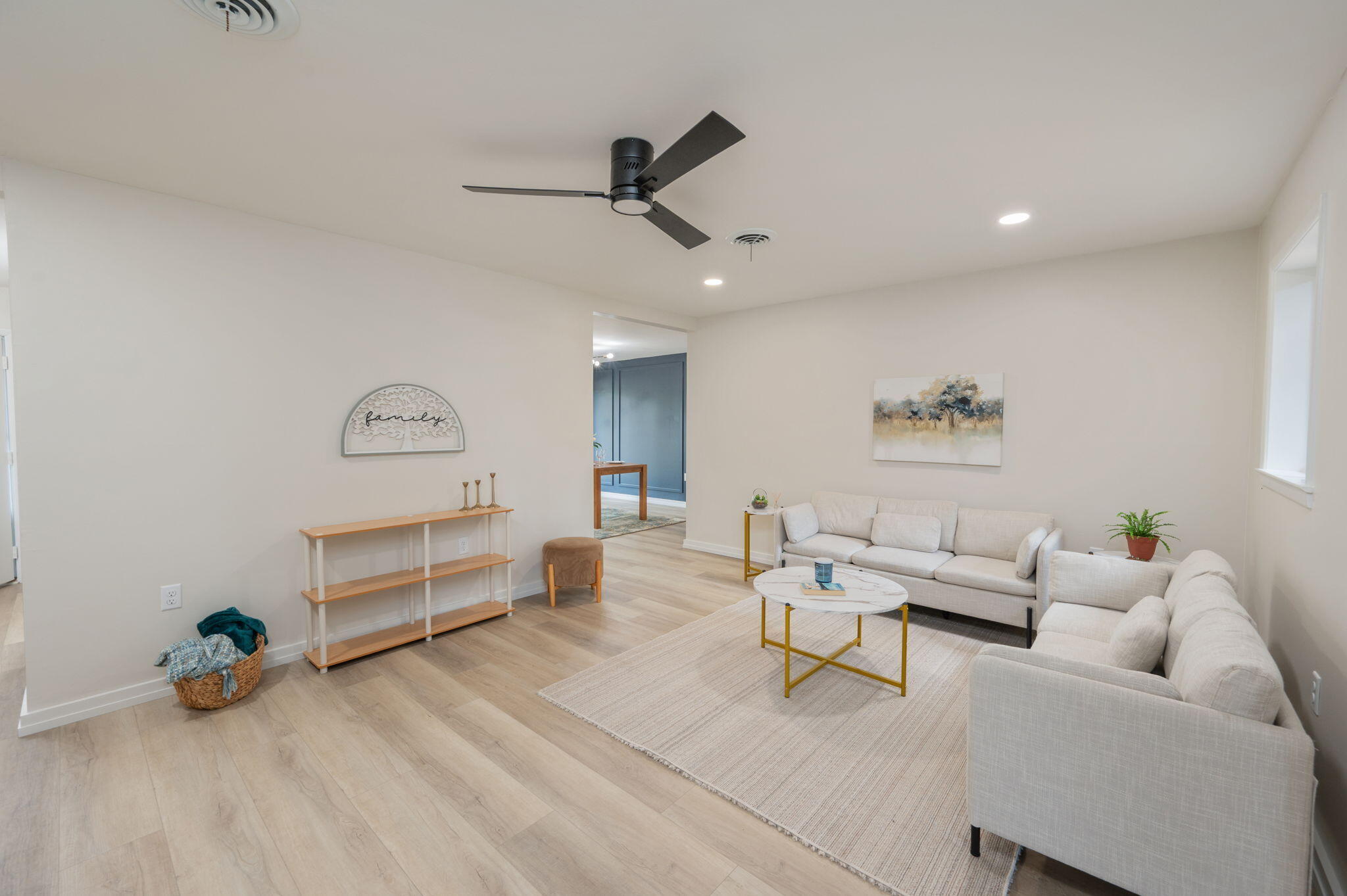 COLONIAL ESTATES - Residential