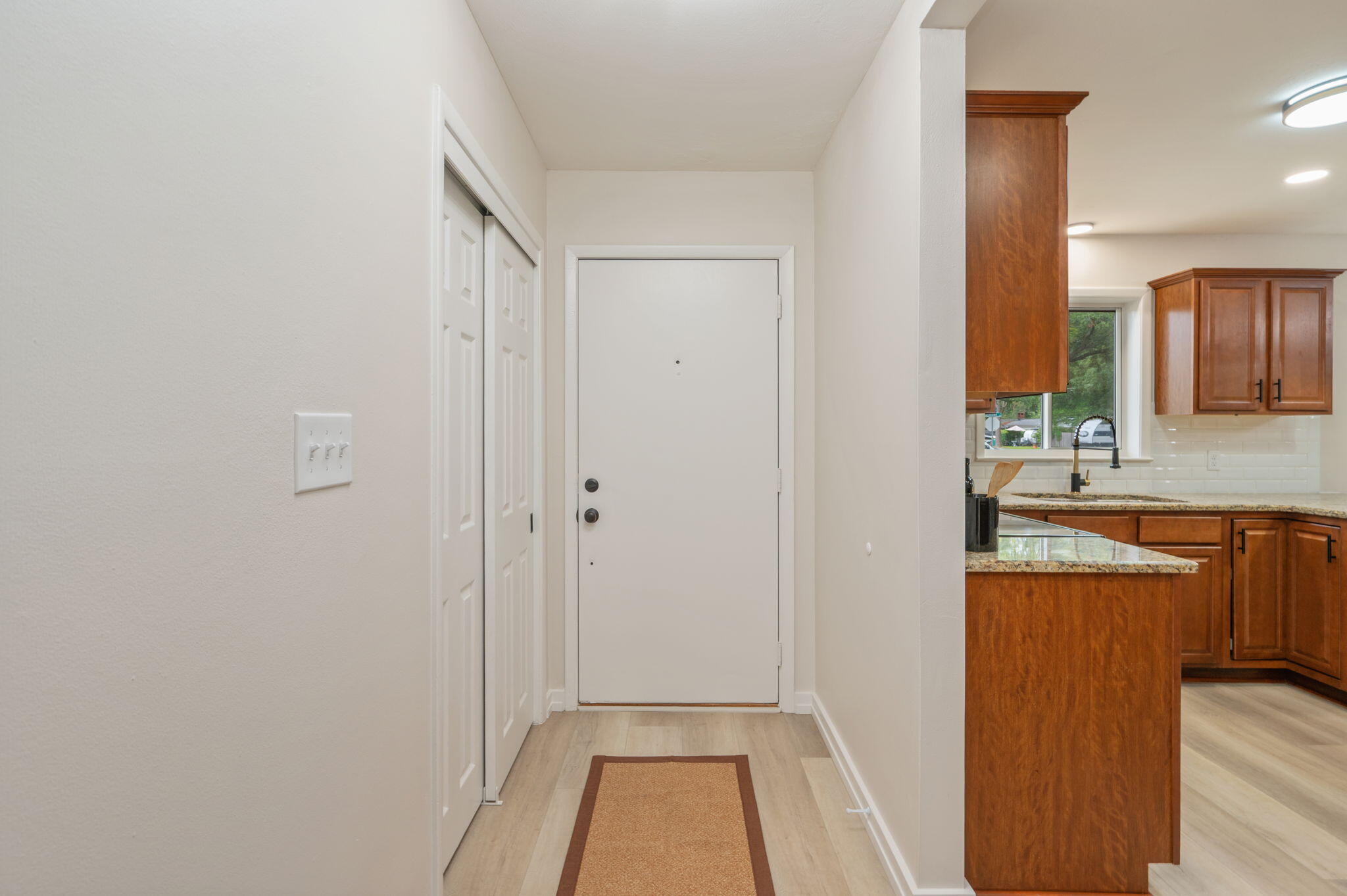 COLONIAL ESTATES - Residential