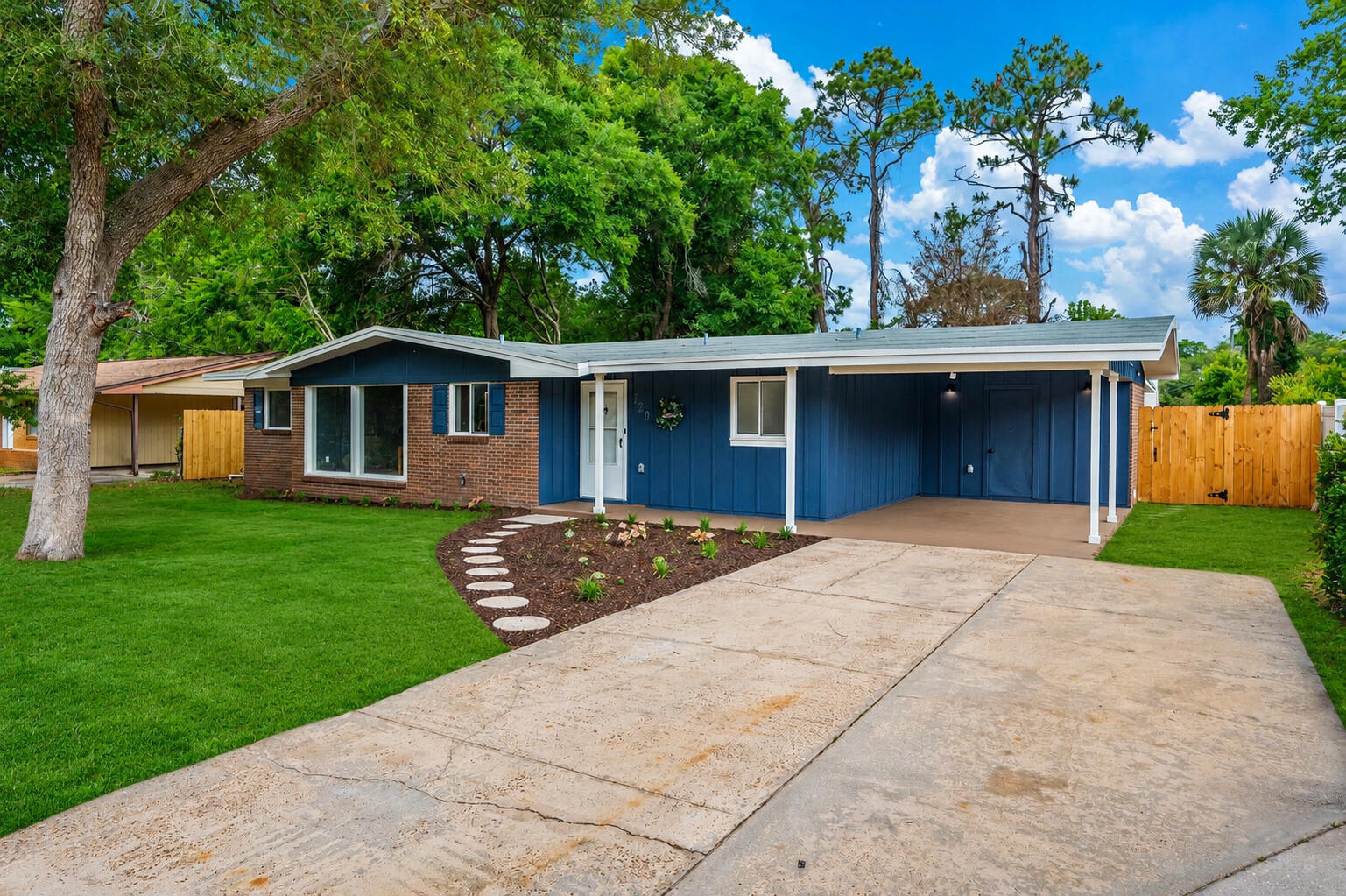 COLONIAL ESTATES - Residential