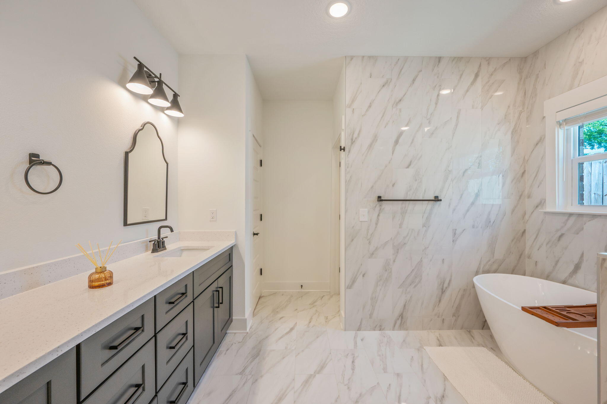 SUNSET STRIP - Residential