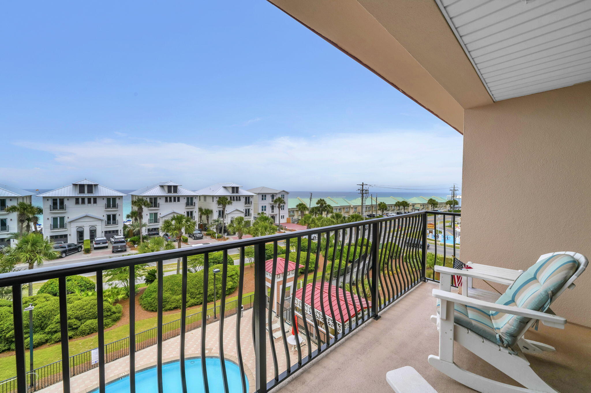 EMERALD WATERS - Residential