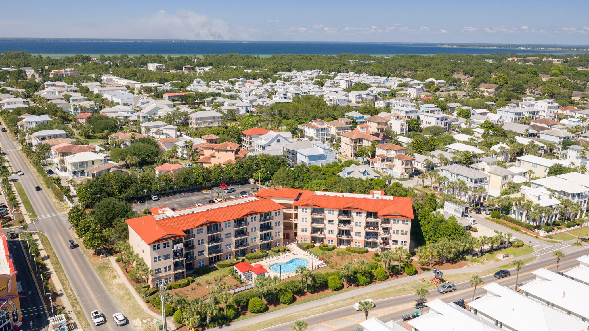 EMERALD WATERS - Residential
