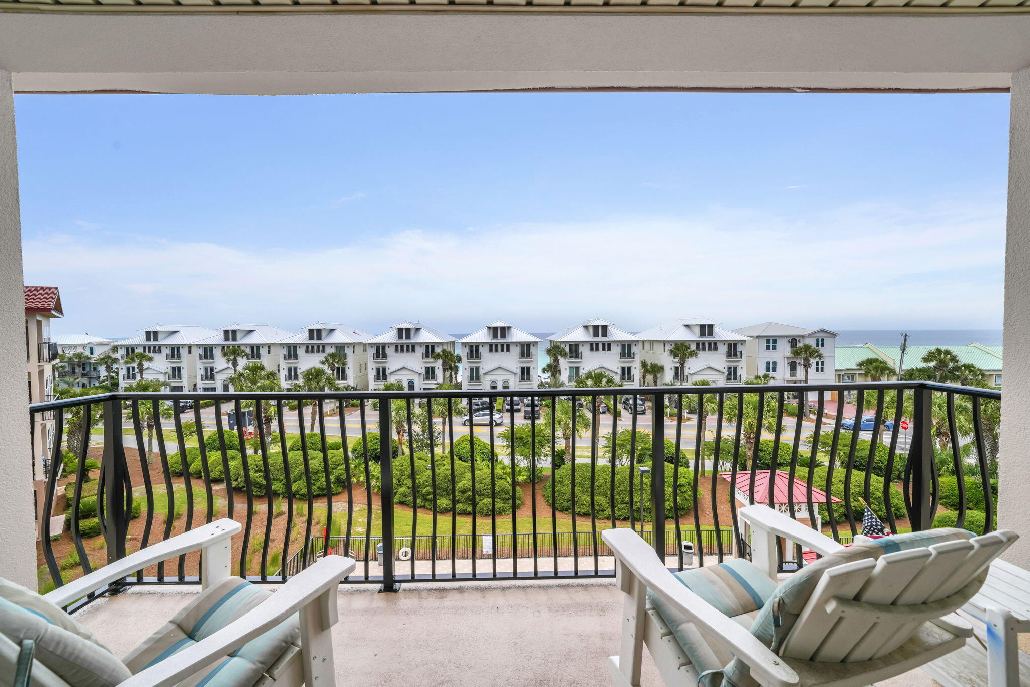 EMERALD WATERS - Residential